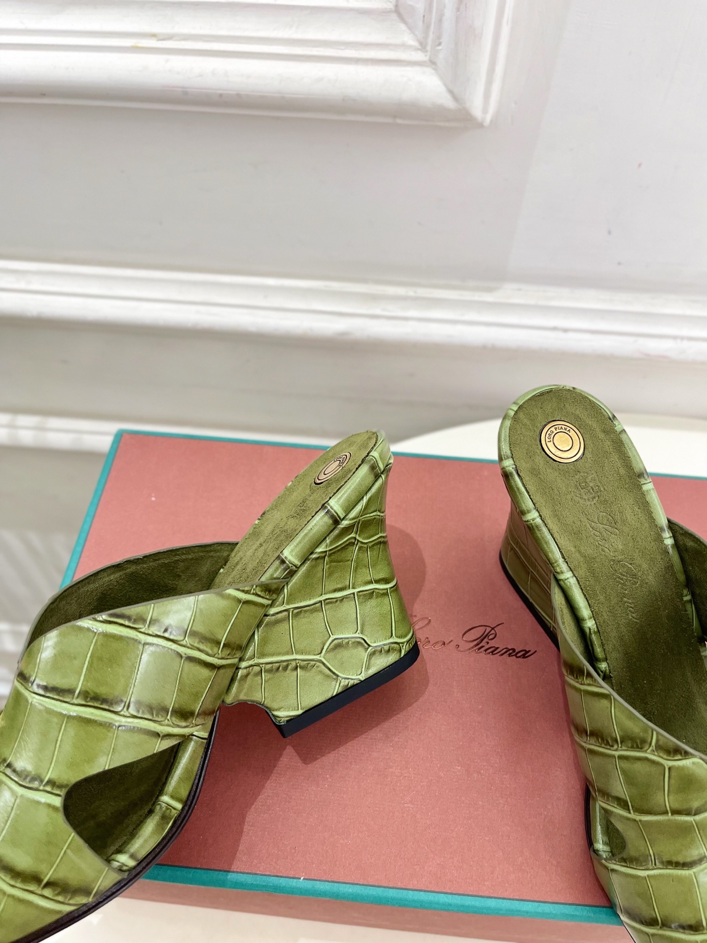 Loro Piana 乐悠翩雅 代购级别⚠️2025春夏新品 Vera女士凉拖鞋—————————
L