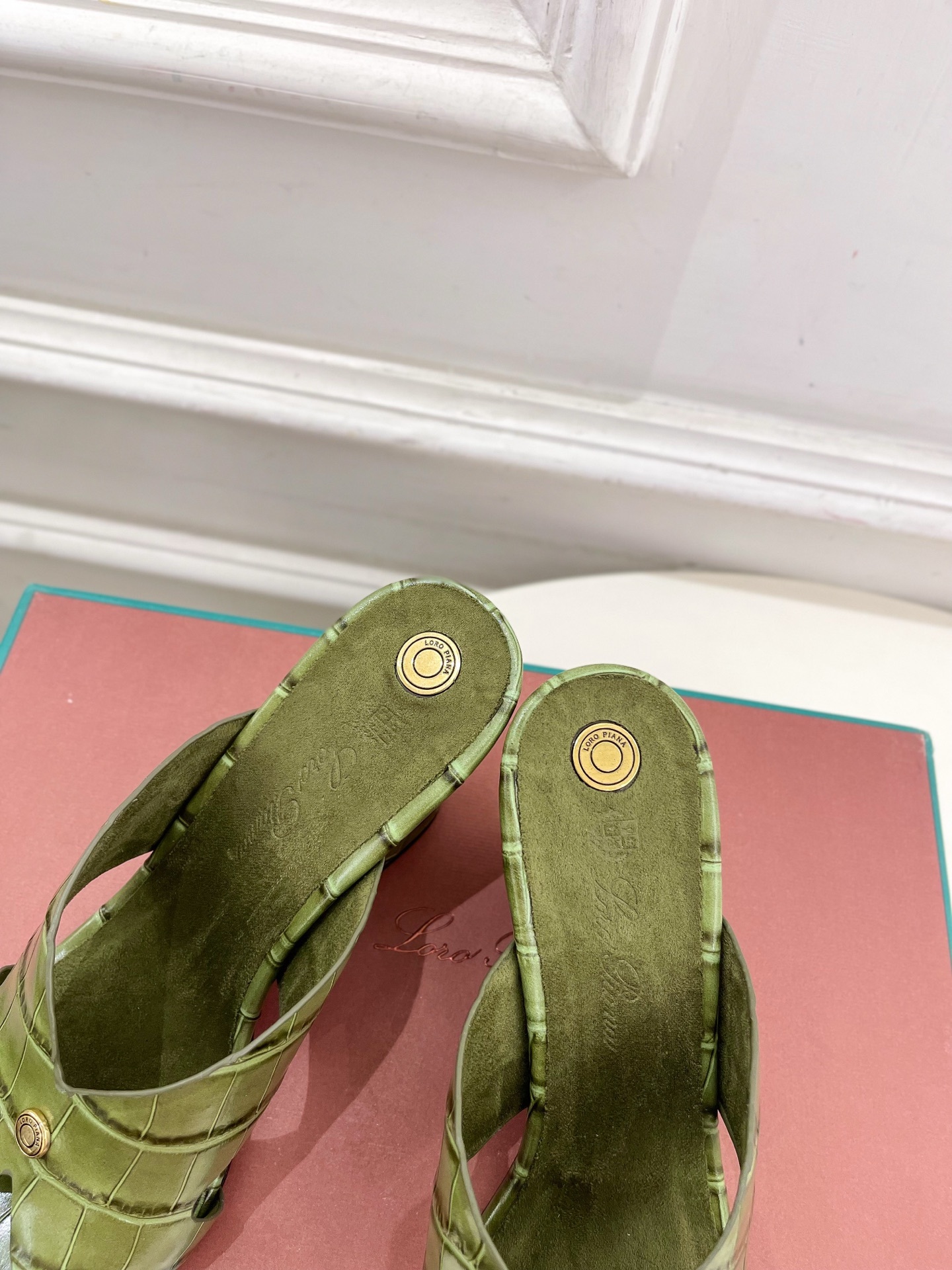 Loro Piana 乐悠翩雅 代购级别⚠️2025春夏新品 Vera女士凉拖鞋—————————
L