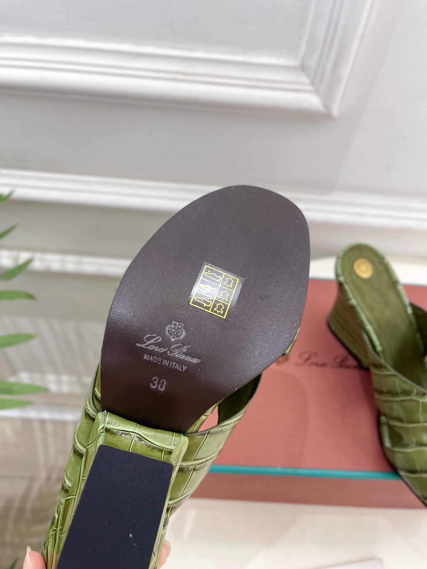 Loro Piana 乐悠翩雅 代购级别⚠️2025春夏新品 Vera女士凉拖鞋—————————
L