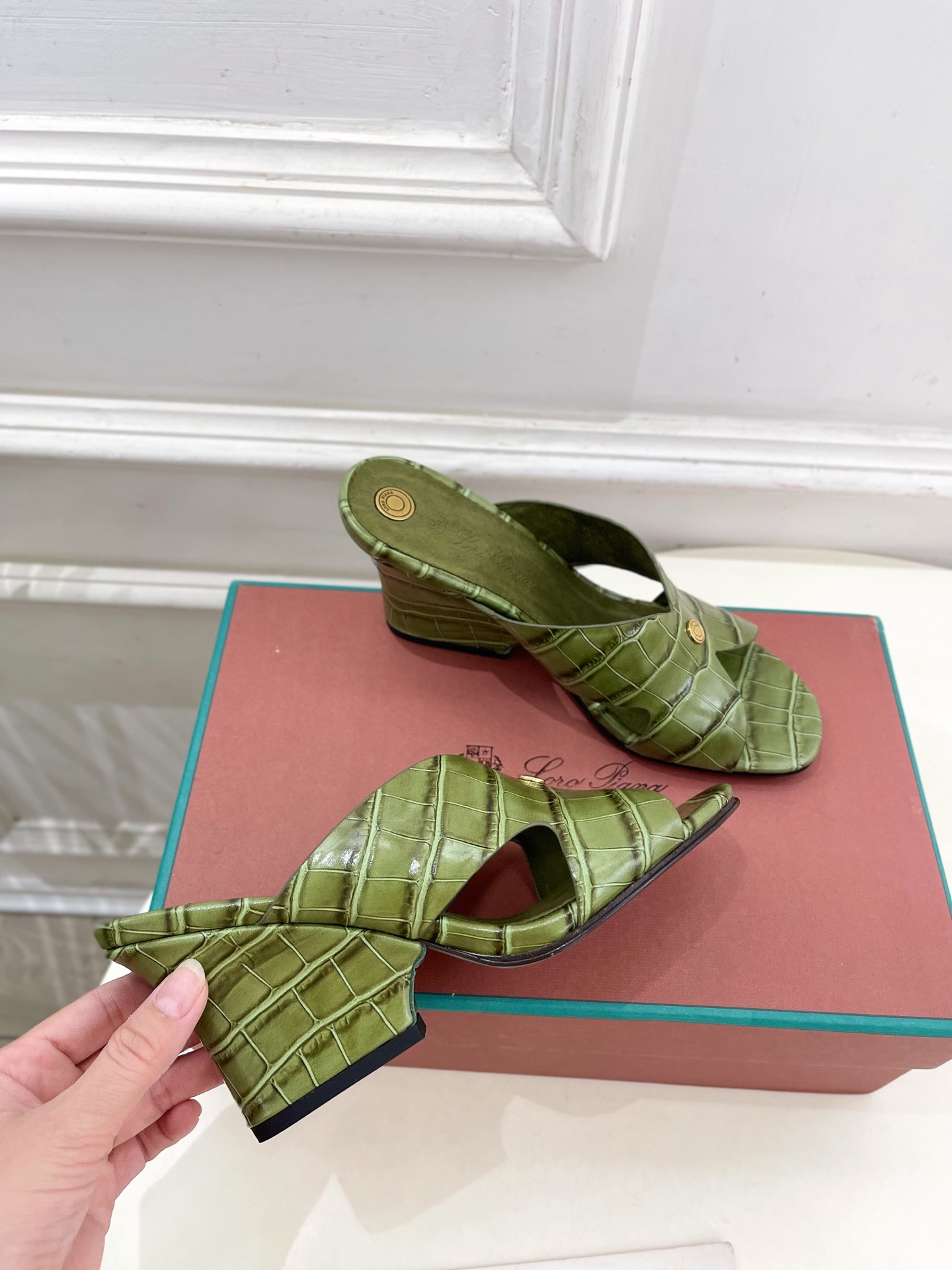 Loro Piana 乐悠翩雅 代购级别⚠️2025春夏新品 Vera女士凉拖鞋—————————
L