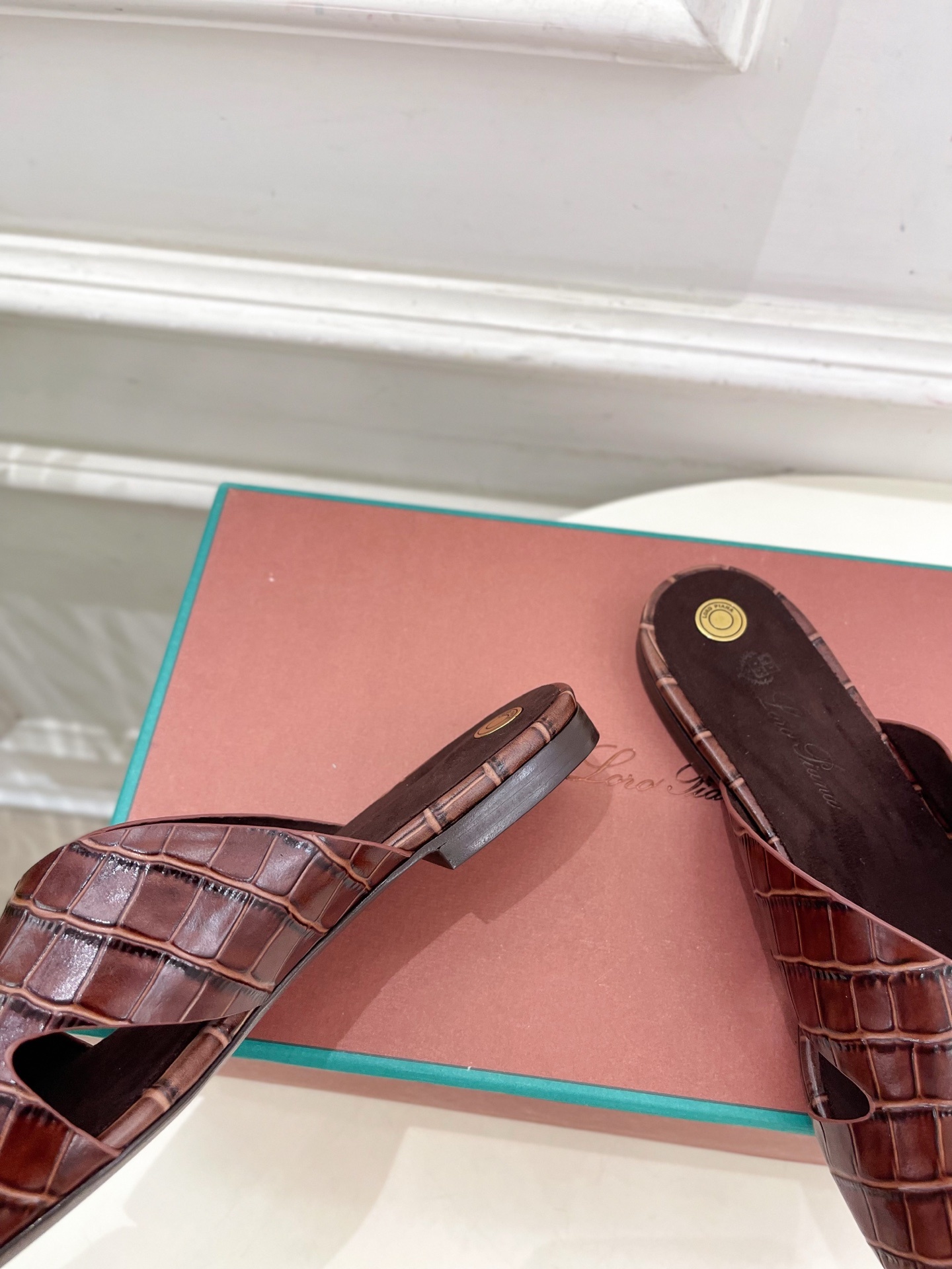 Loro Piana 乐悠翩雅 代购级别⚠️2025春夏新品 Vera女士凉拖鞋—————————
L