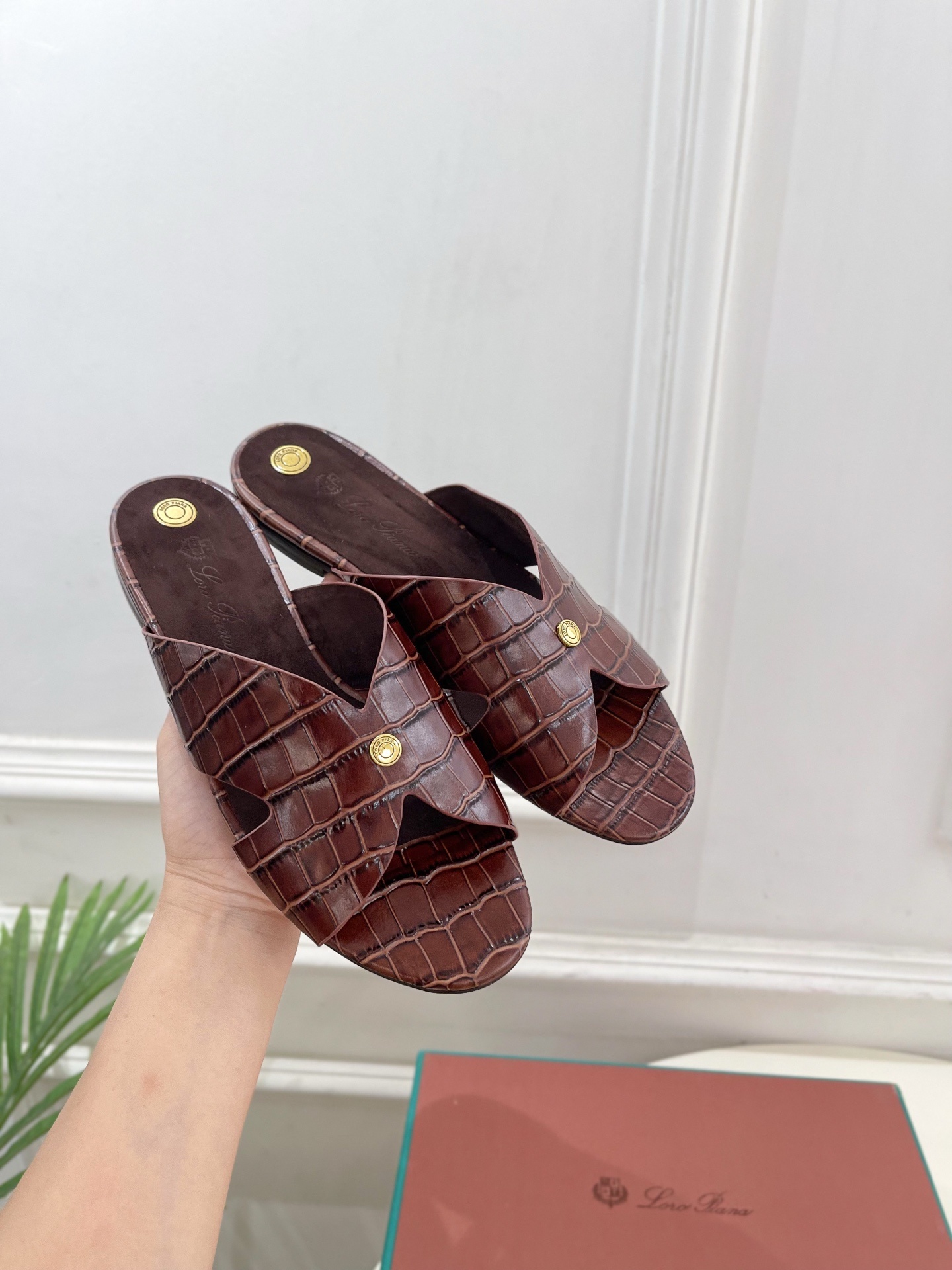 Loro Piana 乐悠翩雅 代购级别⚠️2025春夏新品 Vera女士凉拖鞋—————————
L