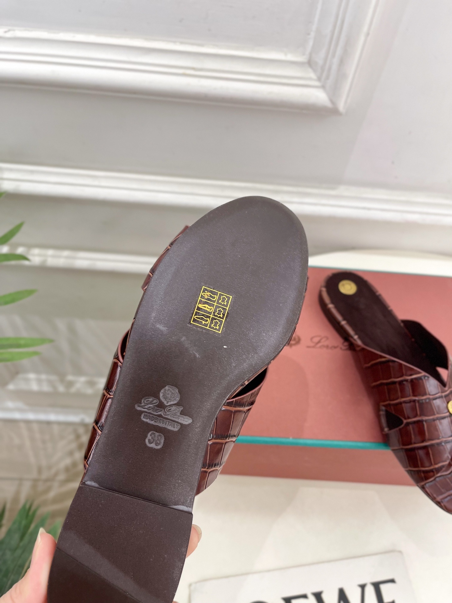 Loro Piana 乐悠翩雅 代购级别⚠️2025春夏新品 Vera女士凉拖鞋—————————
L