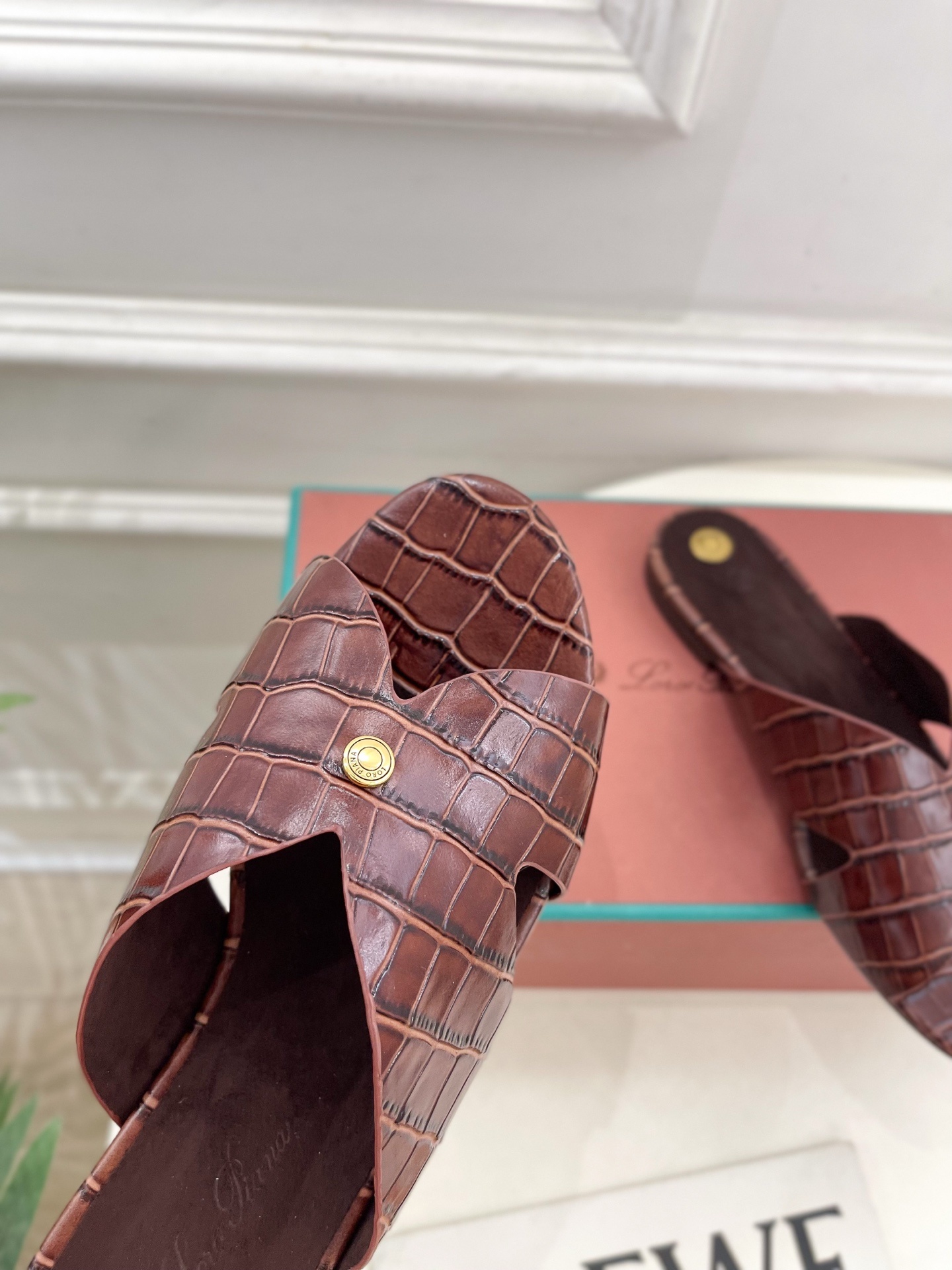 Loro Piana 乐悠翩雅 代购级别⚠️2025春夏新品 Vera女士凉拖鞋—————————
L