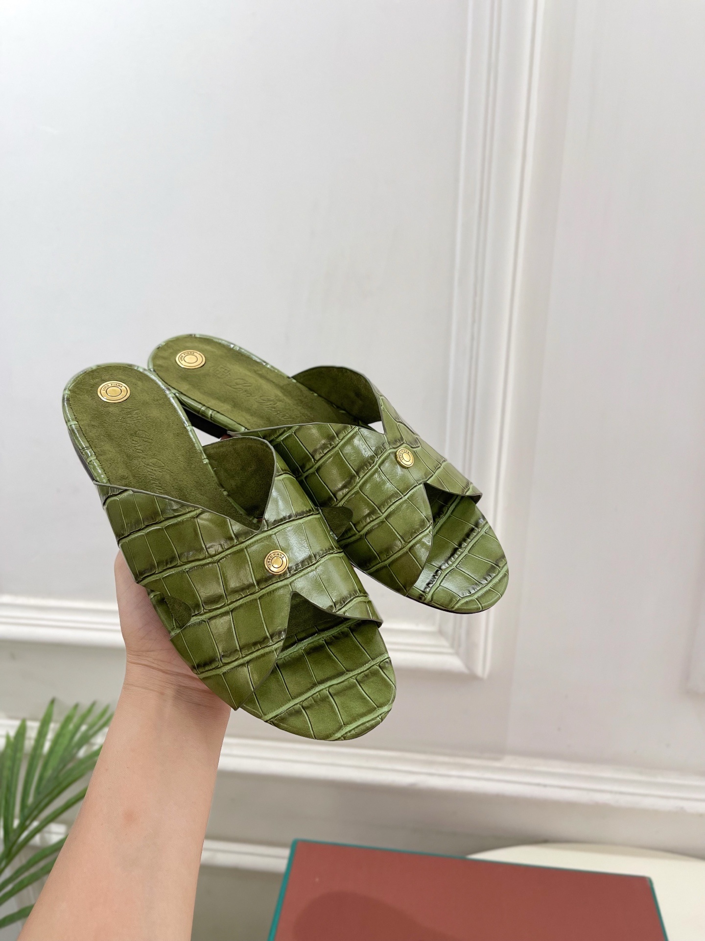 Loro Piana 乐悠翩雅 代购级别⚠️2025春夏新品 Vera女士凉拖鞋—————————
L