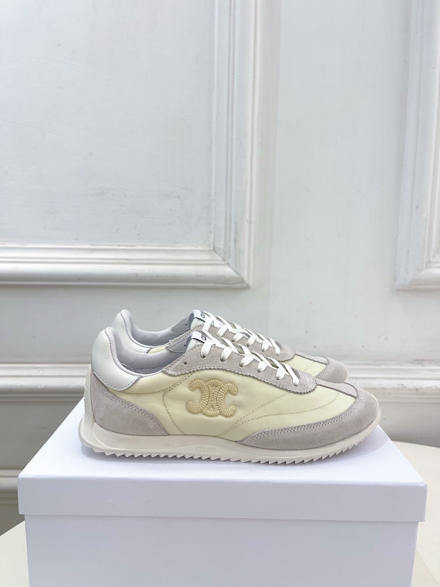 CELINE | 赛琳 25𝐬𝐬
💛2025春夏新品 RACER低帮运动鞋休闲鞋上新!
🔜 B
