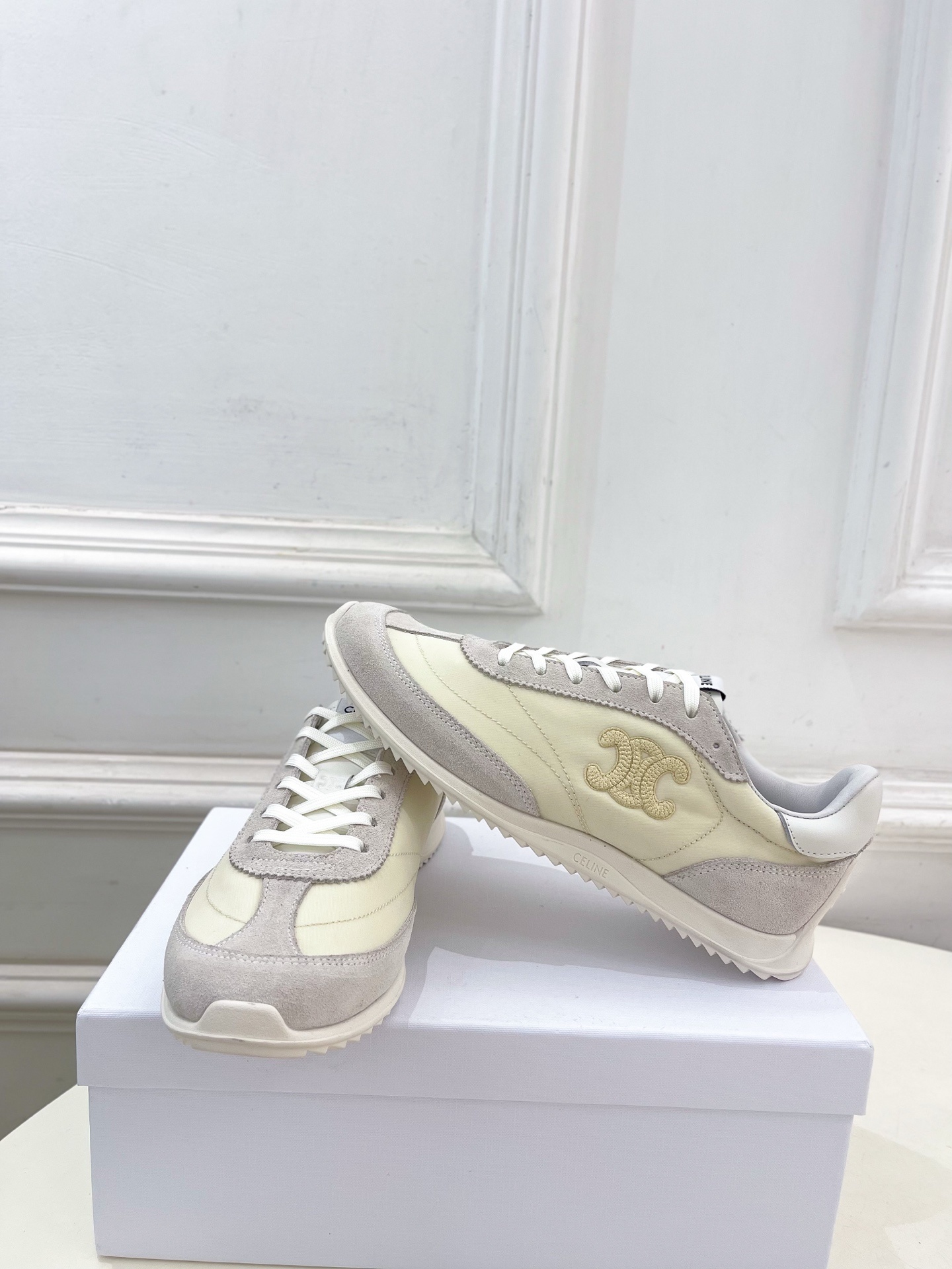 CELINE | 赛琳 25𝐬𝐬
💛2025春夏新品 RACER低帮运动鞋休闲鞋上新!
🔜 B