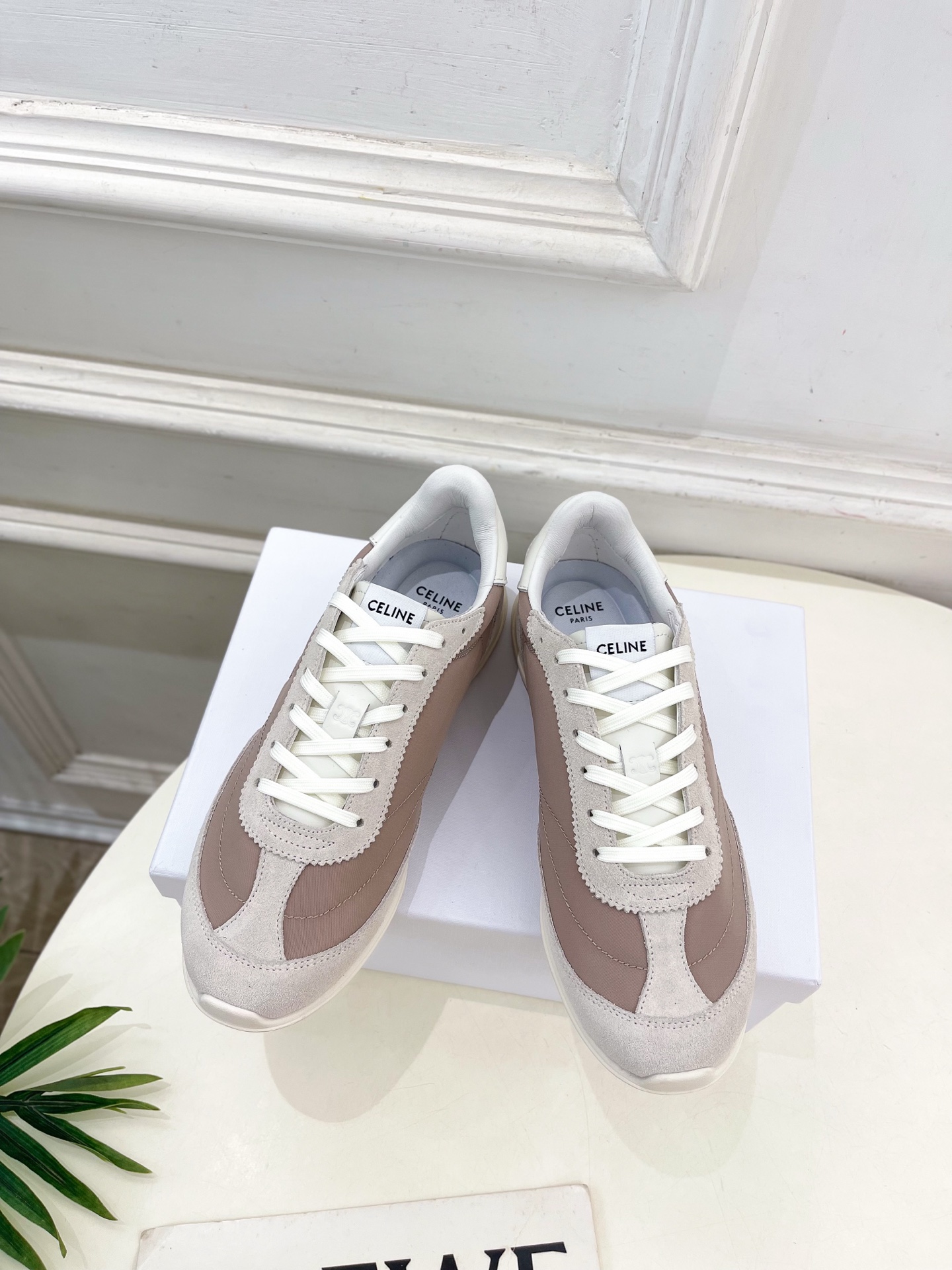 CELINE  | 赛琳  25𝐬𝐬 

💛2025春夏新品 RACER低帮运动鞋休闲鞋上新！

🔜 B