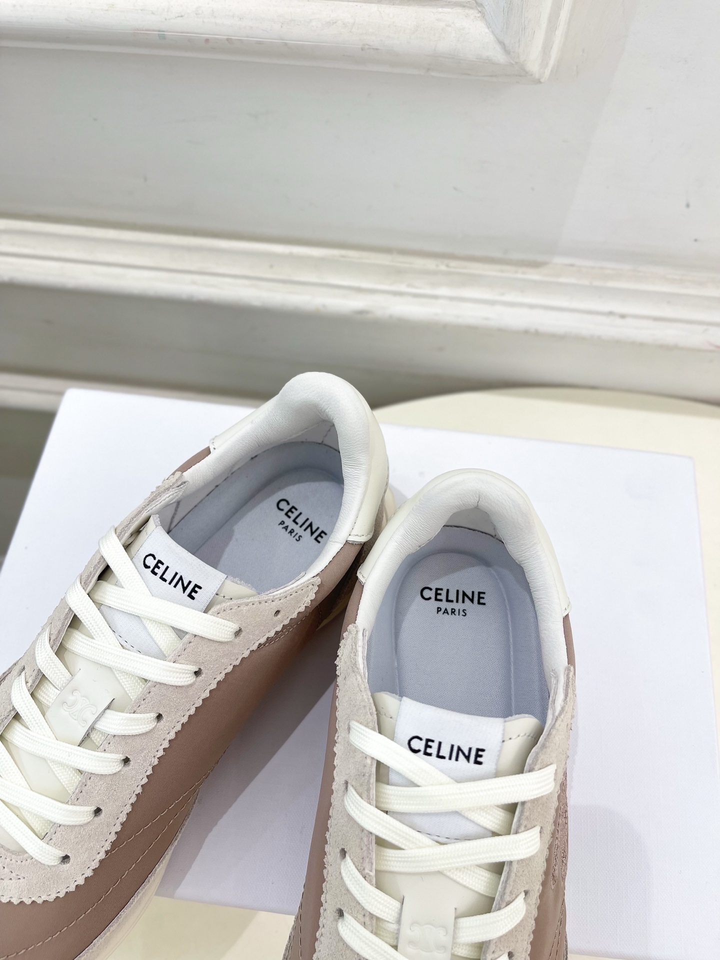 CELINE  | 赛琳  25𝐬𝐬 

💛2025春夏新品 RACER低帮运动鞋休闲鞋上新！

🔜 B