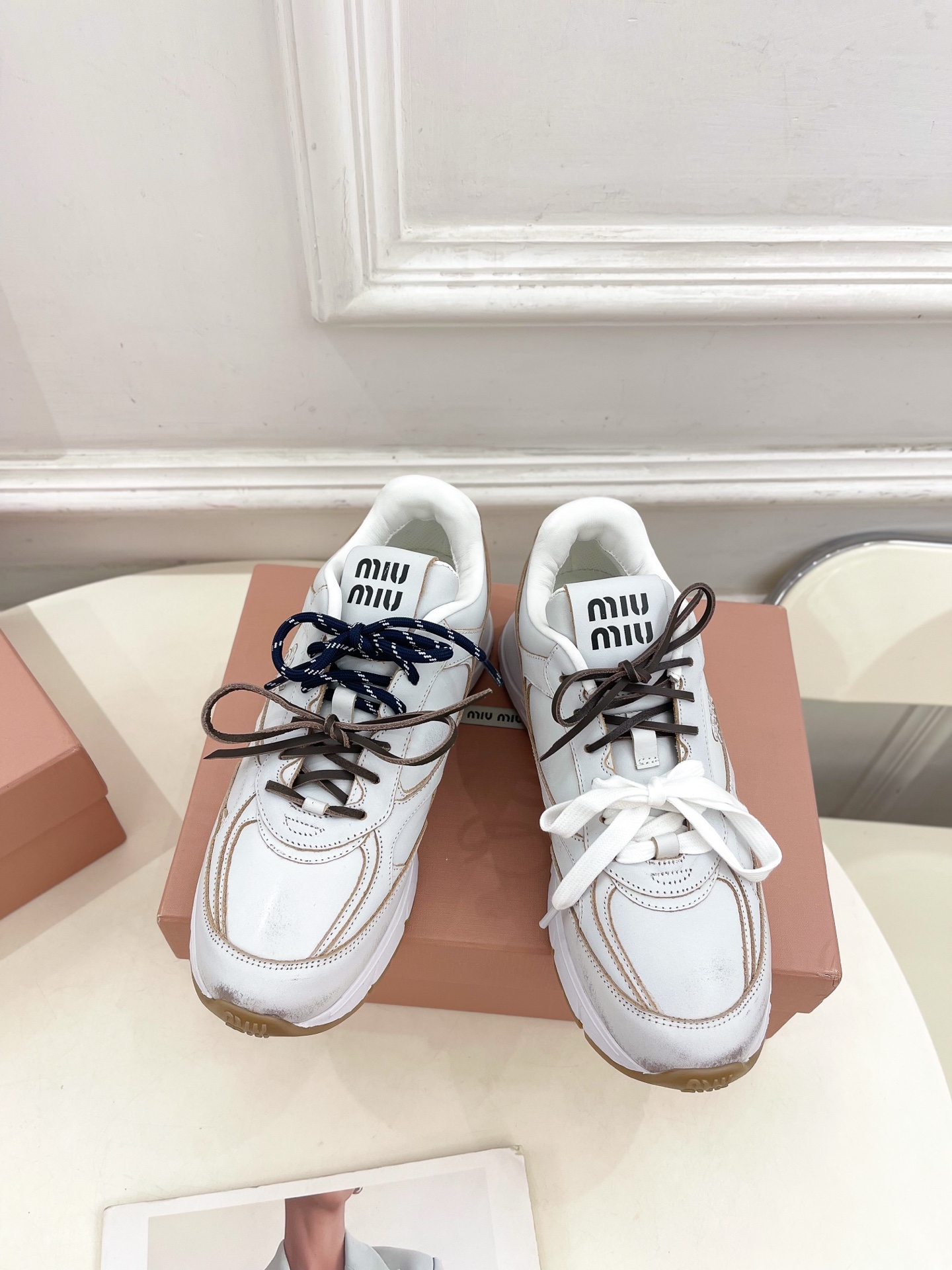Miu Miu | 缪缪  25𝐬𝐬

🖤2025早春新品 专柜主打最新走秀款 美式复古风老爹鞋运动鞋火