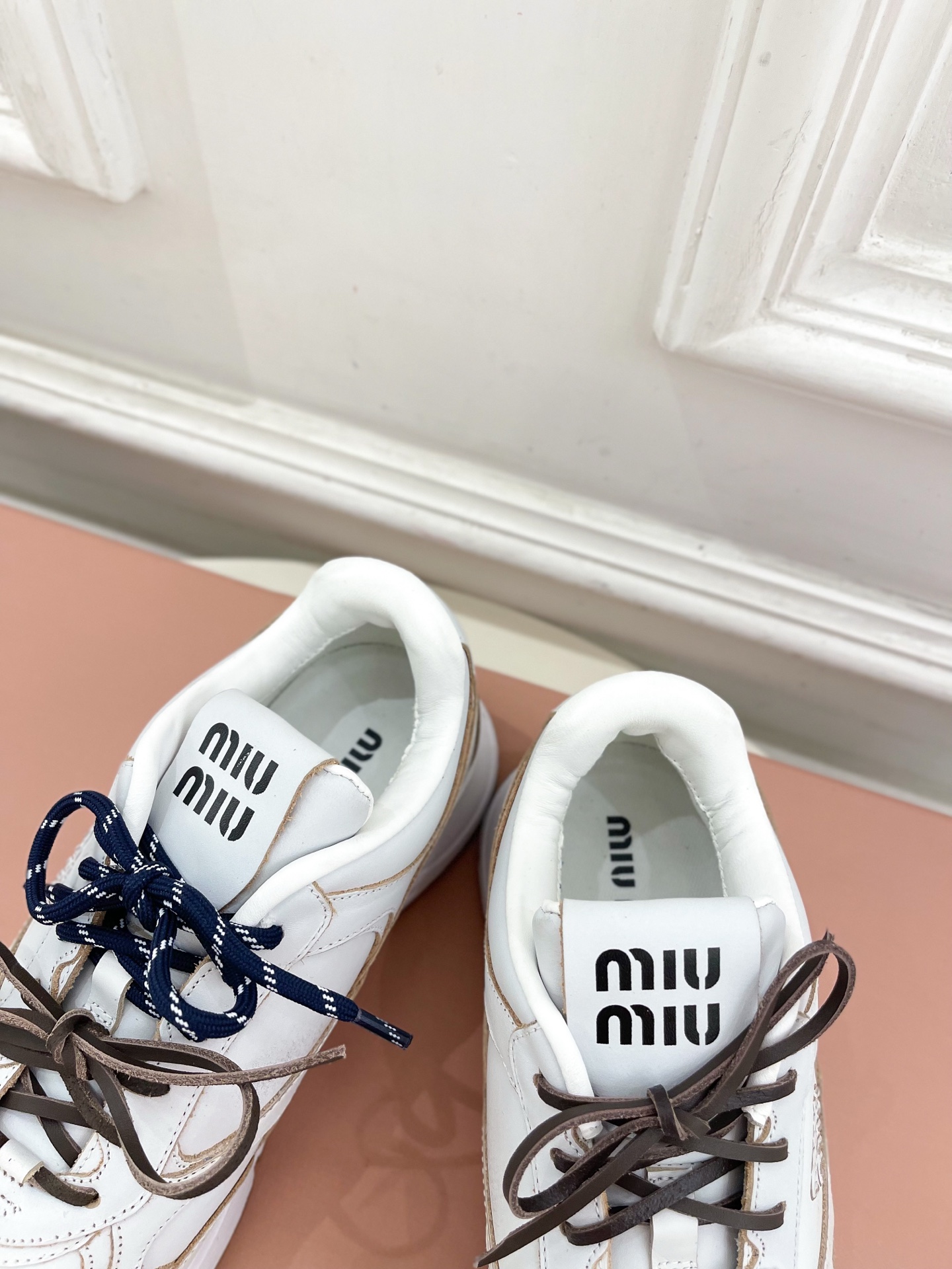 Miu Miu | 缪缪  25𝐬𝐬

🖤2025早春新品 专柜主打最新走秀款 美式复古风老爹鞋运动鞋火