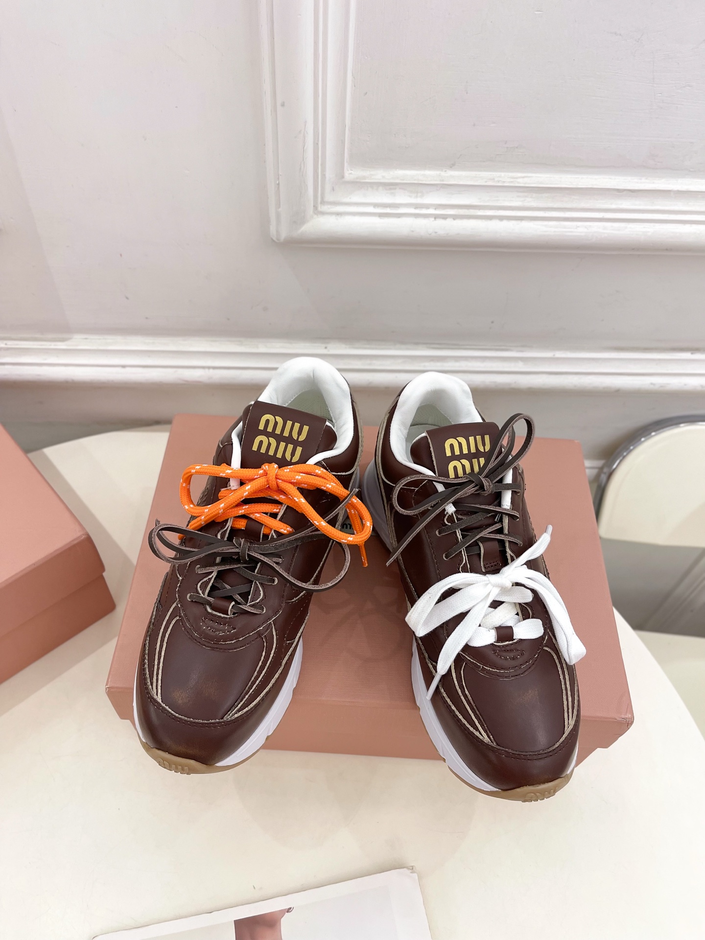 Miu Miu | 缪缪  25𝐬𝐬

🖤2025早春新品 专柜主打最新走秀款 美式复古风老爹鞋运动鞋火
