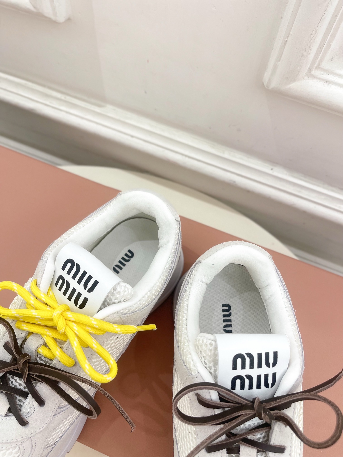 Miu Miu | 缪缪  25𝐬𝐬

🖤2025早春新品 专柜主打最新走秀款 美式复古风老爹鞋运动鞋火