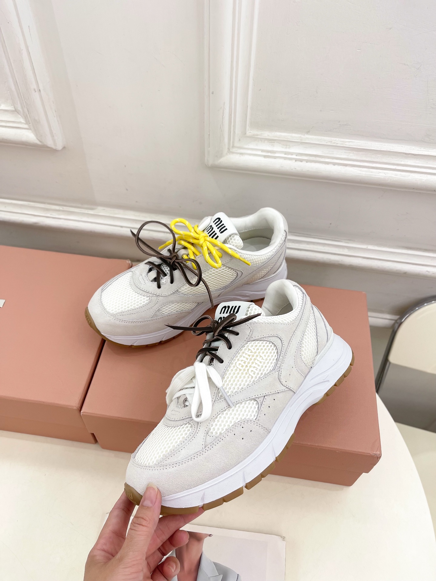 Miu Miu | 缪缪  25𝐬𝐬

🖤2025早春新品 专柜主打最新走秀款 美式复古风老爹鞋运动鞋火