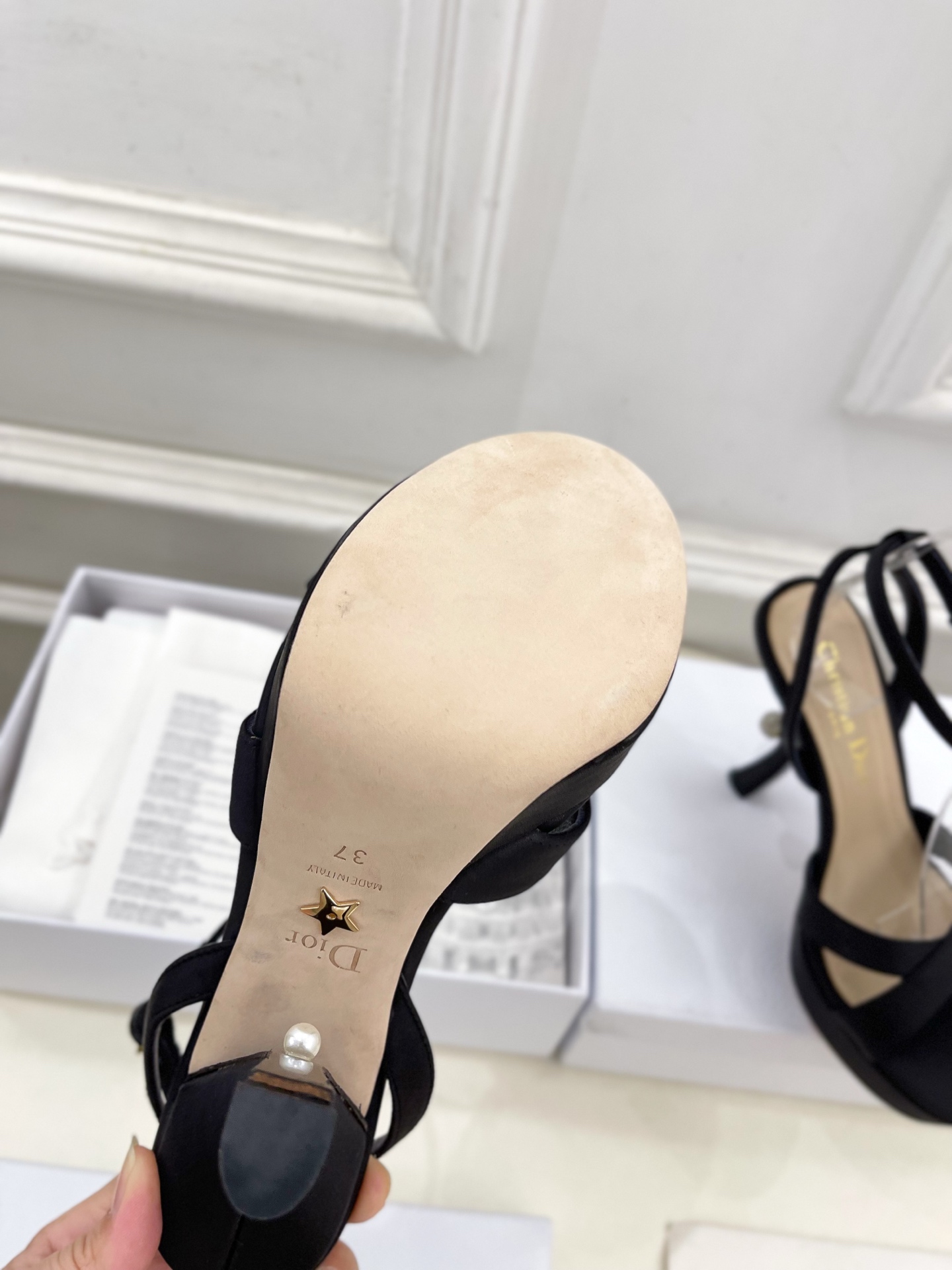 Dior |  迪奥 25 𝐬𝐬 

🧡💚2025春夏新品 顶级版本⚠️
专柜主打新款 Dior Tri