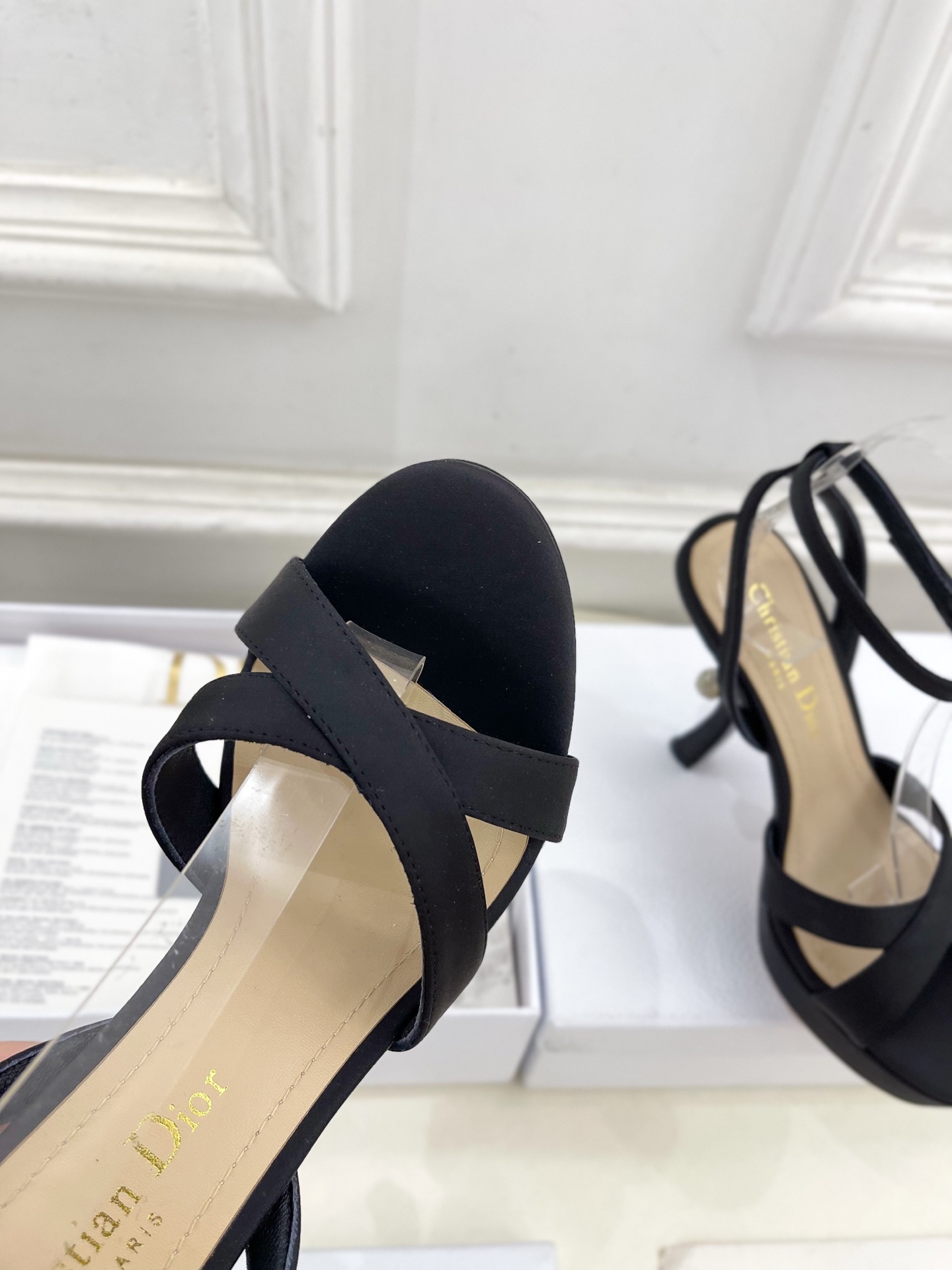 Dior |  迪奥 25 𝐬𝐬 

🧡💚2025春夏新品 顶级版本⚠️
专柜主打新款 Dior Tri
