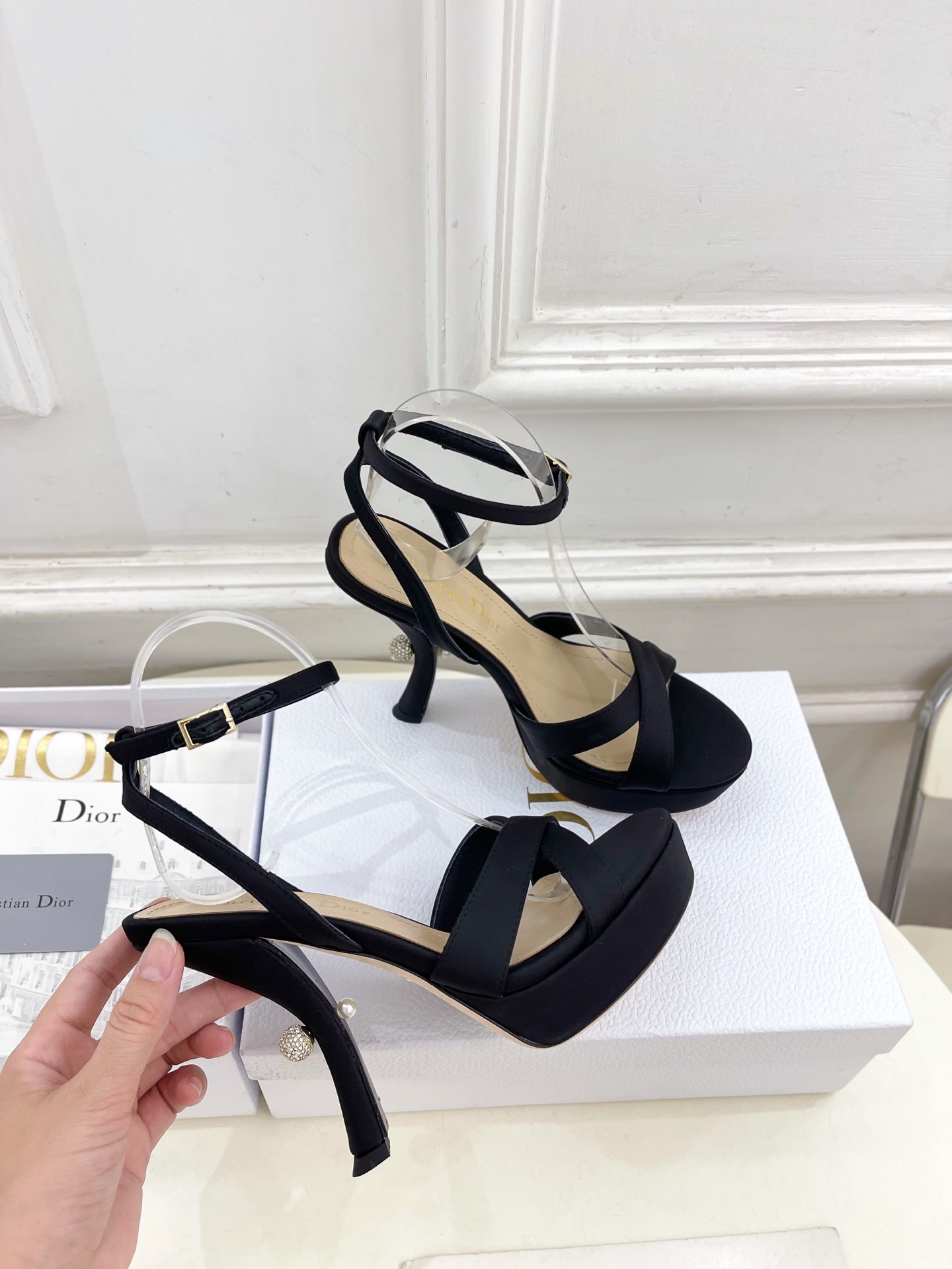 Dior |  迪奥 25 𝐬𝐬 

🧡💚2025春夏新品 顶级版本⚠️
专柜主打新款 Dior Tri