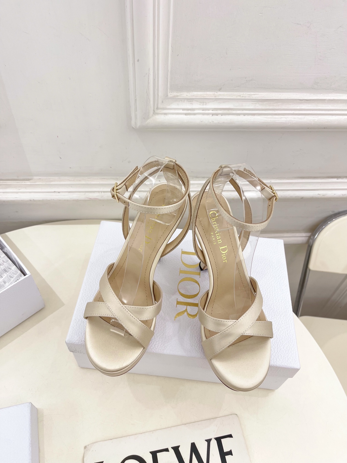 Dior |  迪奥 25 𝐬𝐬 

🧡💚2025春夏新品 顶级版本⚠️
专柜主打新款 Dior Tri