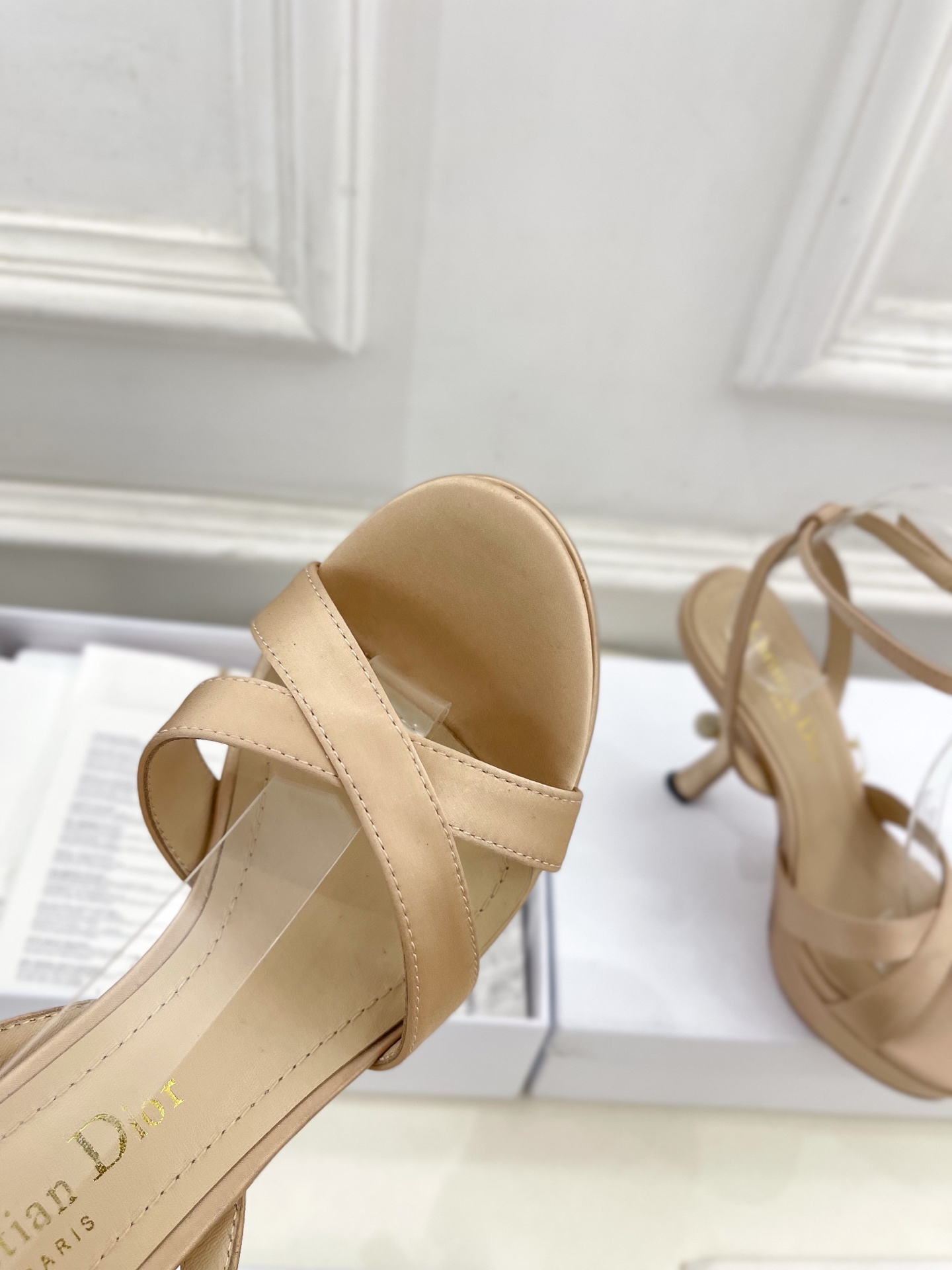 Dior |  迪奥 25 𝐬𝐬 

🧡💚2025春夏新品 顶级版本⚠️
专柜主打新款 Dior Tri
