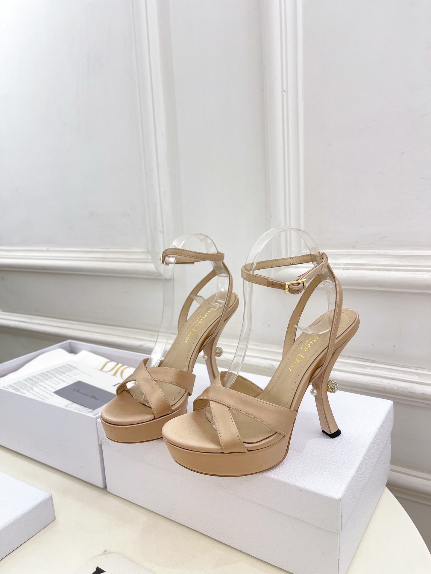 Dior |  迪奥 25 𝐬𝐬 

🧡💚2025春夏新品 顶级版本⚠️
专柜主打新款 Dior Tri