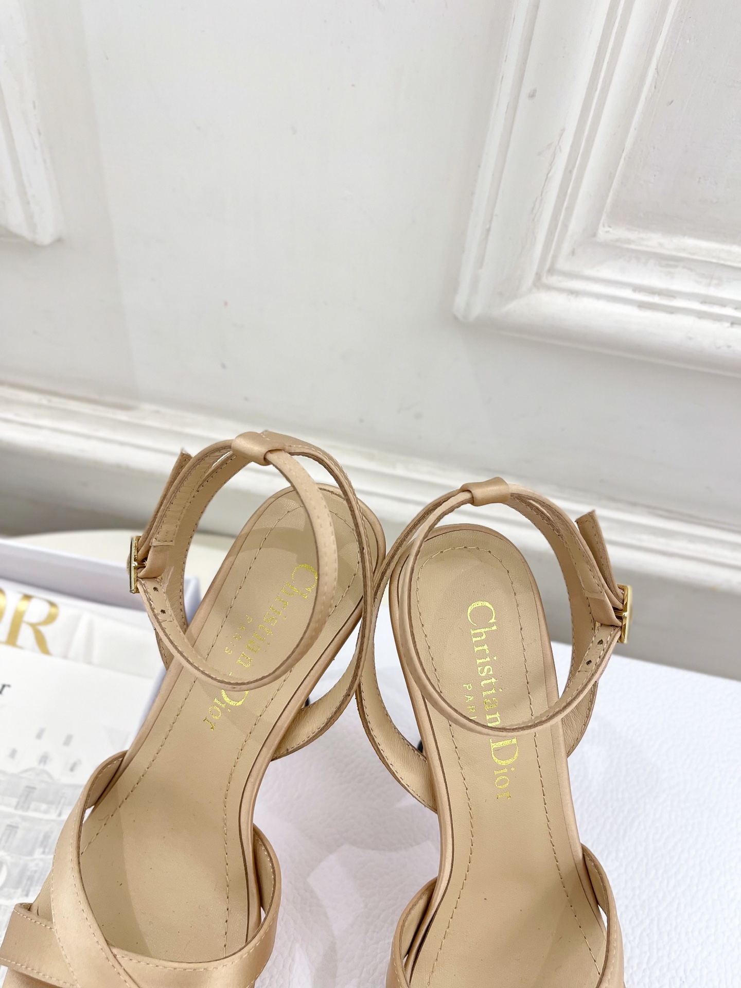 Dior |  迪奥 25 𝐬𝐬 

🧡💚2025春夏新品 顶级版本⚠️
专柜主打新款 Dior Tri