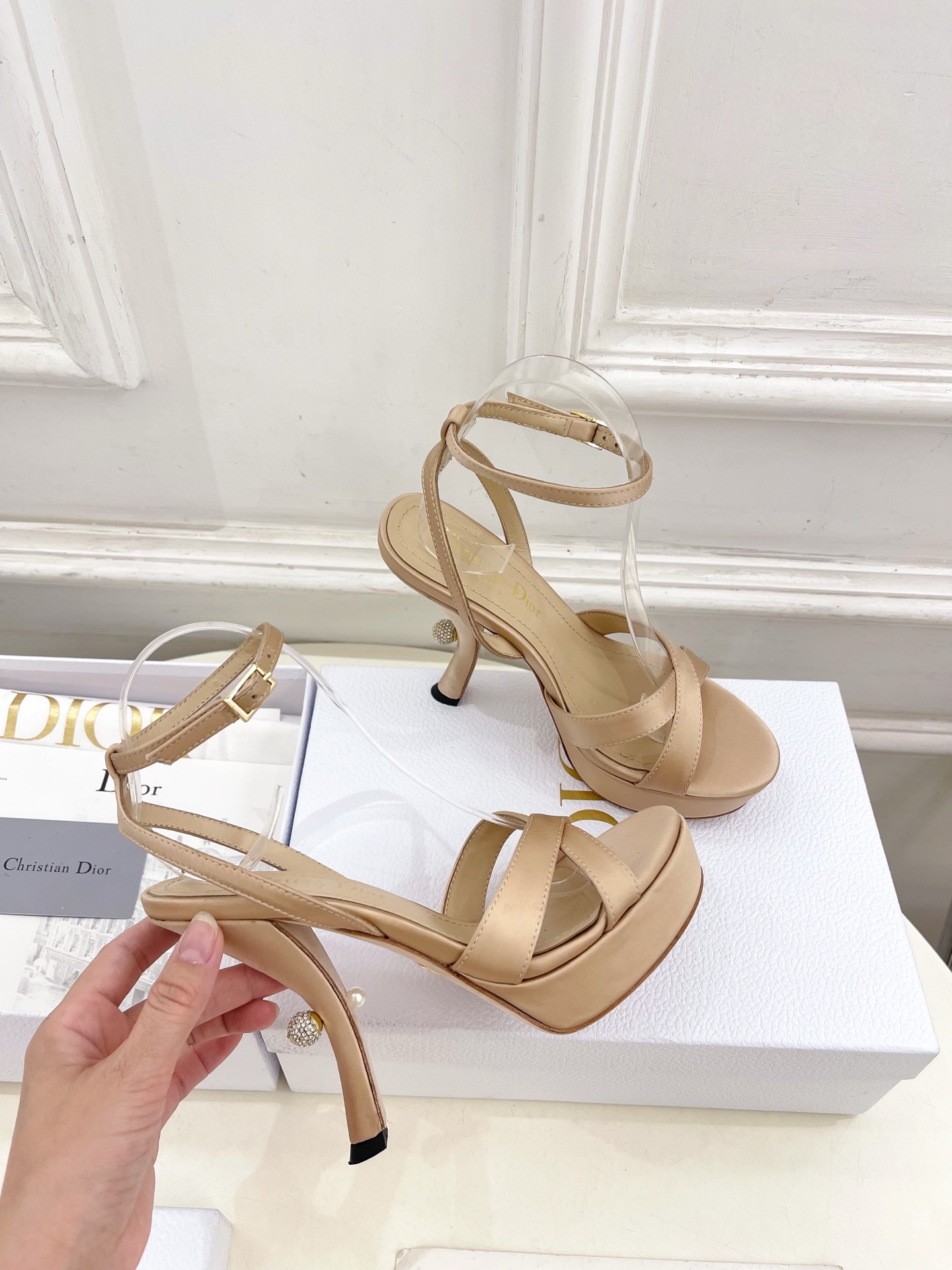 Dior |  迪奥 25 𝐬𝐬 

🧡💚2025春夏新品 顶级版本⚠️
专柜主打新款 Dior Tri