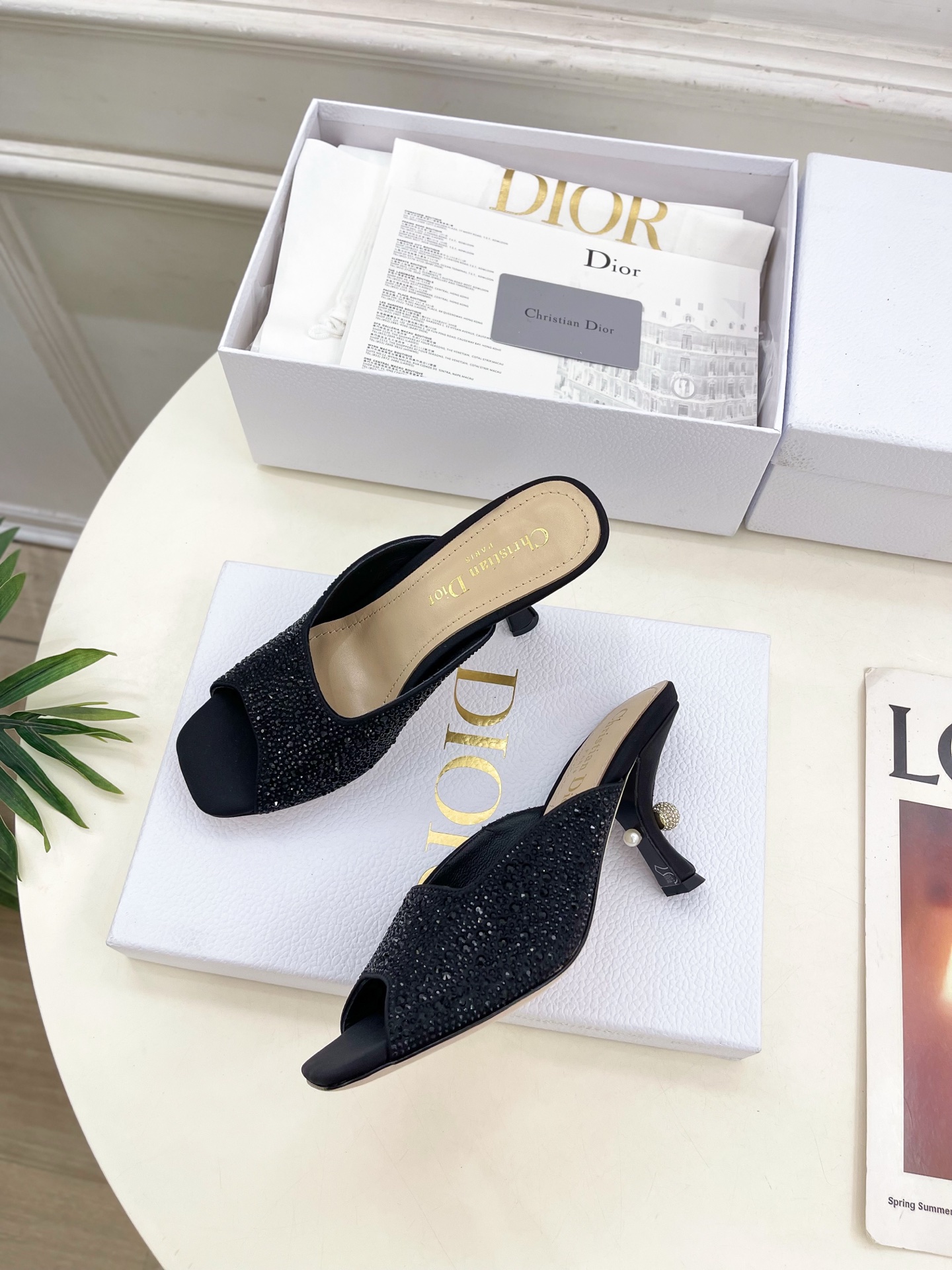 Dior |  迪奥 25 𝐬𝐬 

🧡💚2025春夏新品 顶级版本⚠️
专柜主打新款 Dior Tri