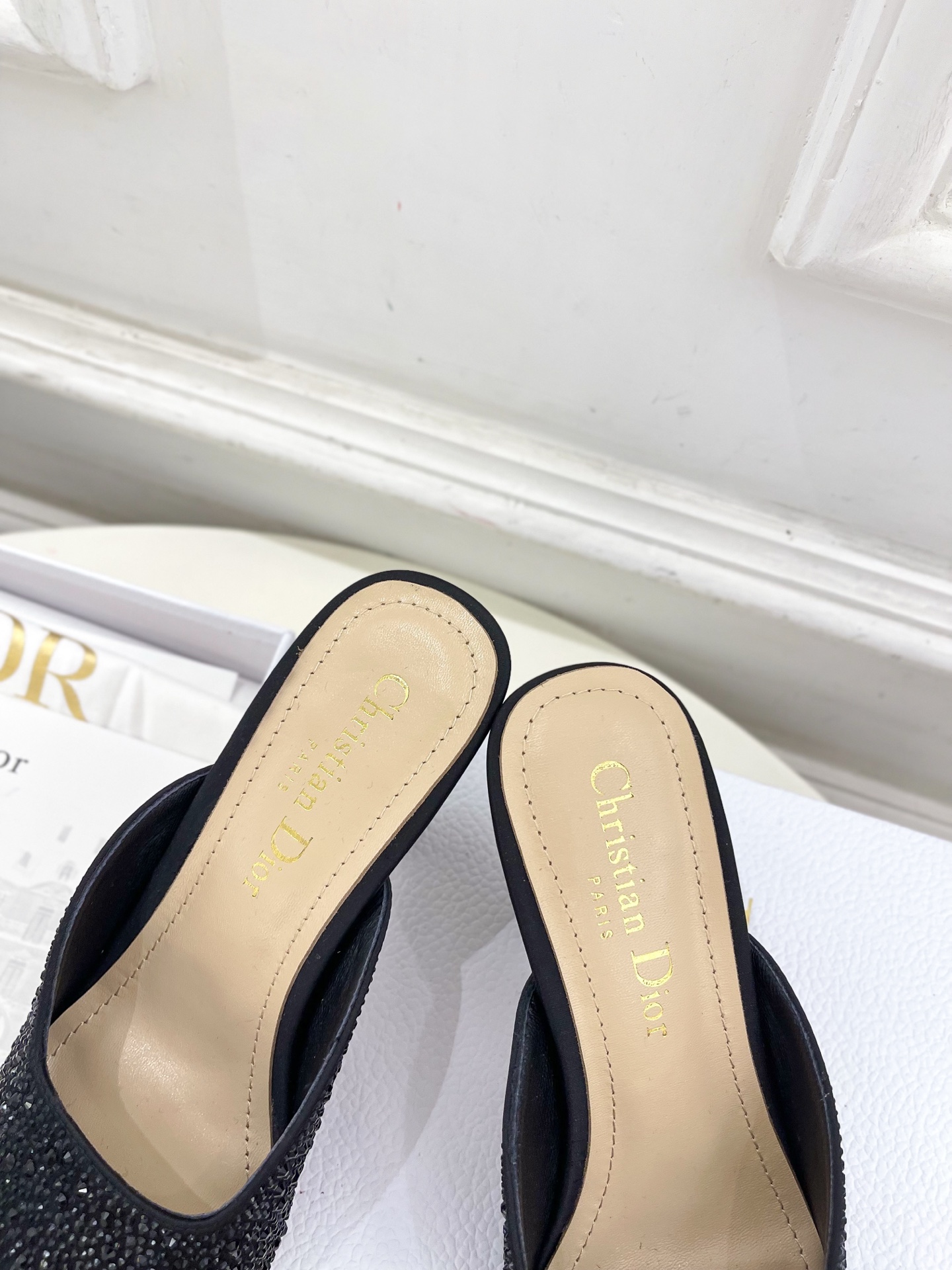 Dior |  迪奥 25 𝐬𝐬 

🧡💚2025春夏新品 顶级版本⚠️
专柜主打新款 Dior Tri
