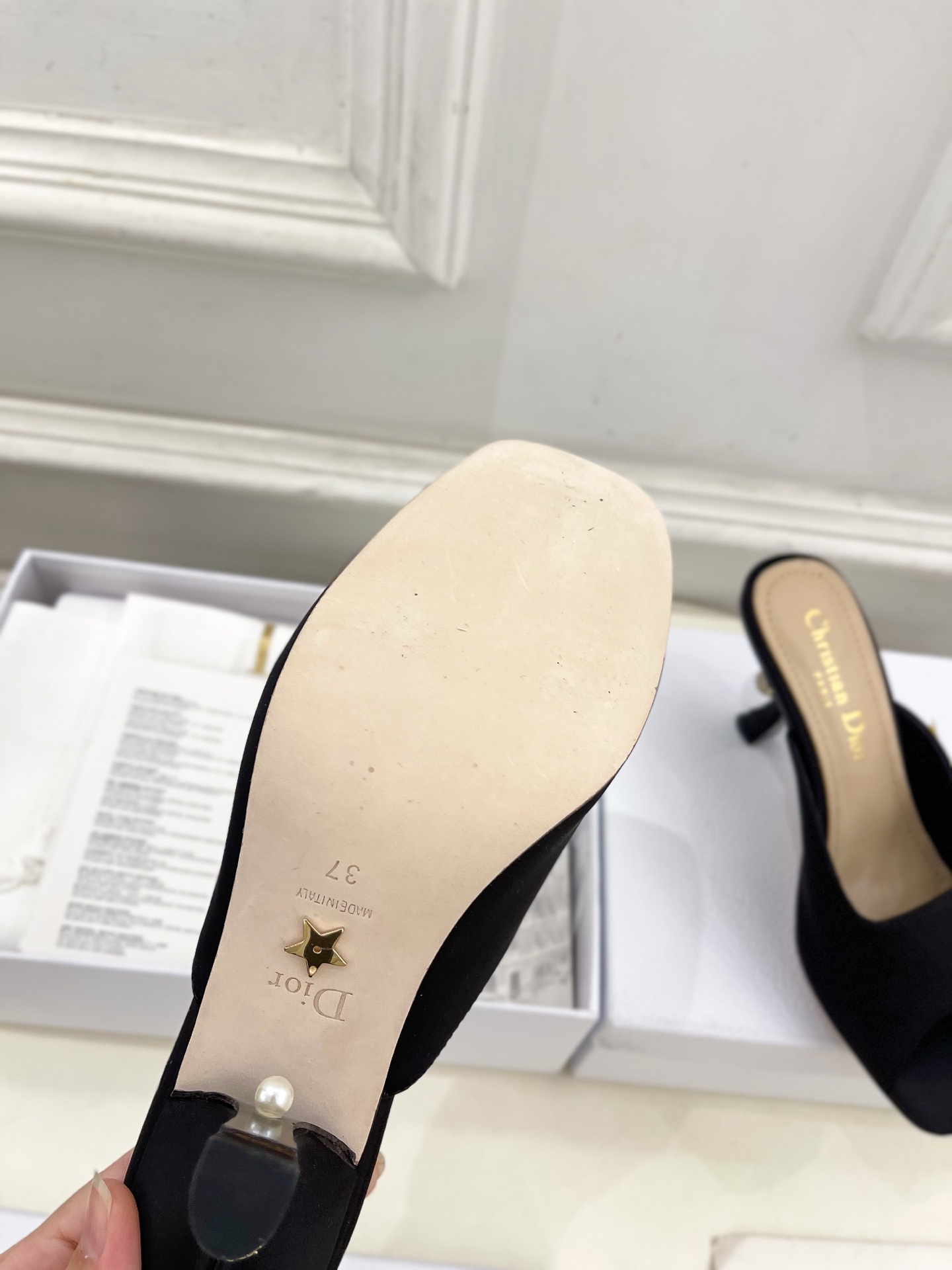 Dior |  迪奥 25 𝐬𝐬 

🧡💚2025春夏新品 顶级版本⚠️
专柜主打新款 Dior Tri