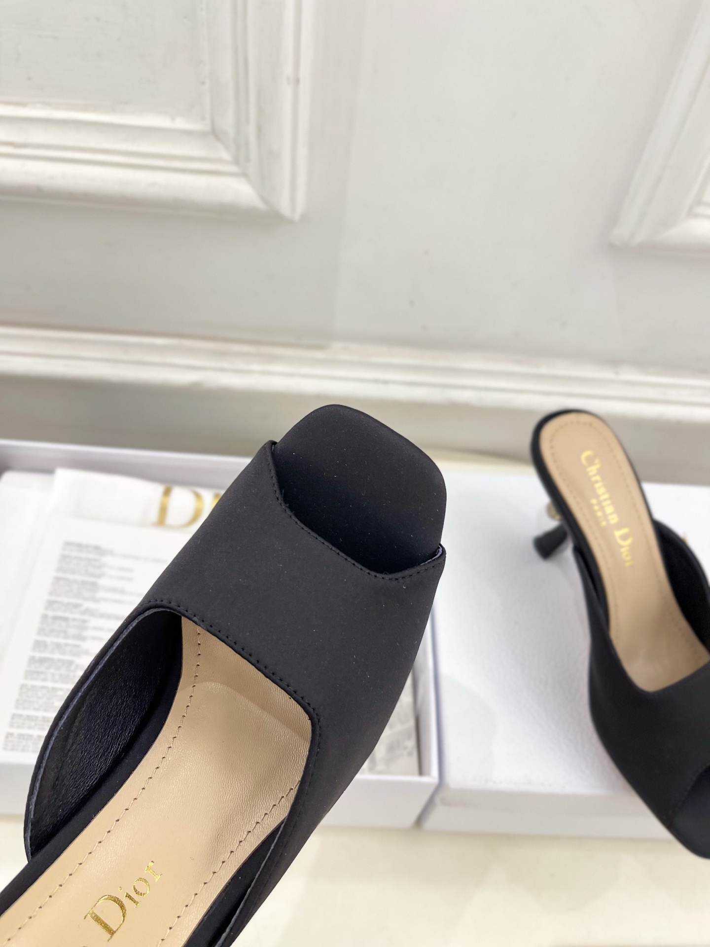 Dior |  迪奥 25 𝐬𝐬 

🧡💚2025春夏新品 顶级版本⚠️
专柜主打新款 Dior Tri