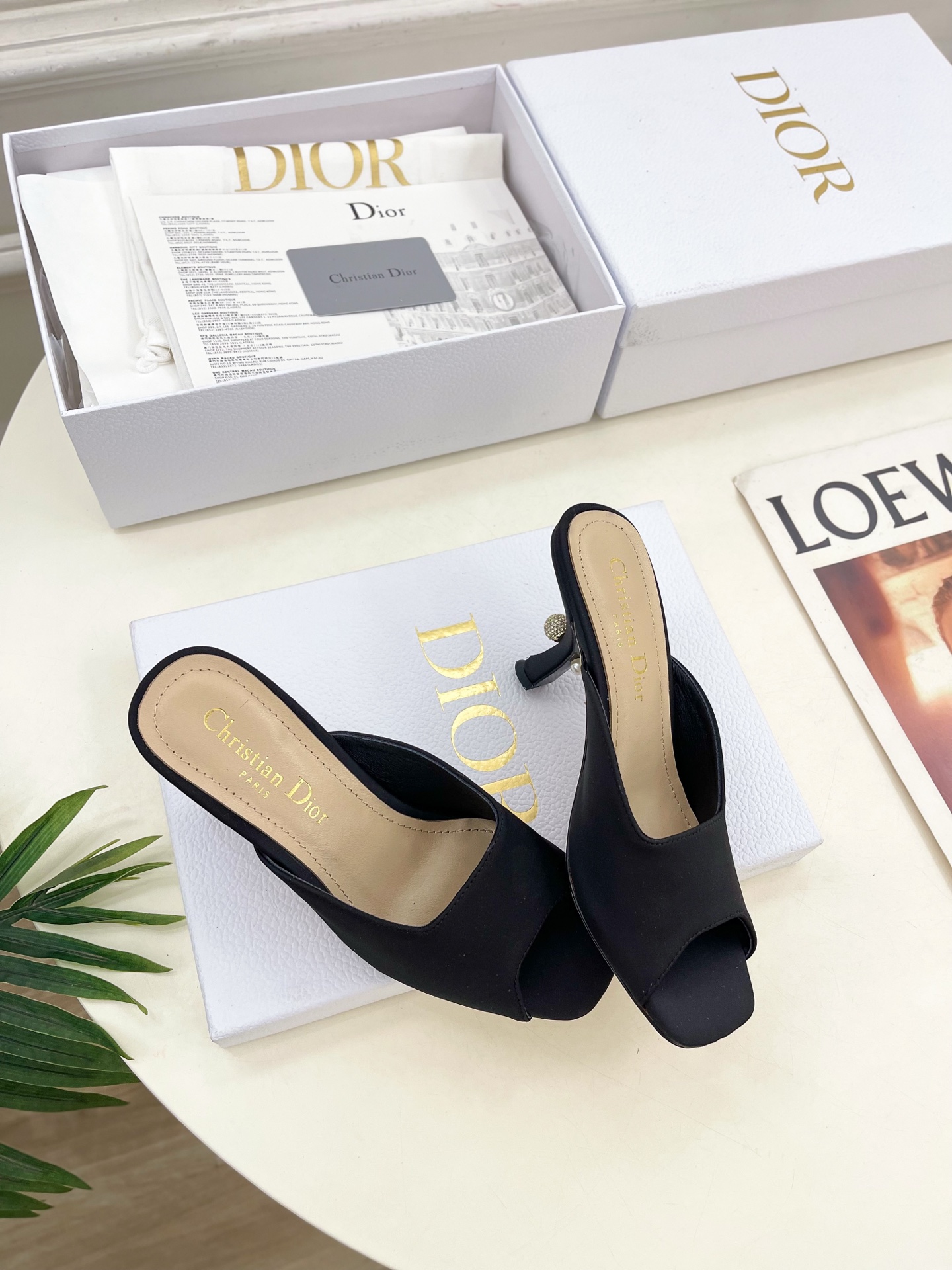Dior |  迪奥 25 𝐬𝐬 

🧡💚2025春夏新品 顶级版本⚠️
专柜主打新款 Dior Tri