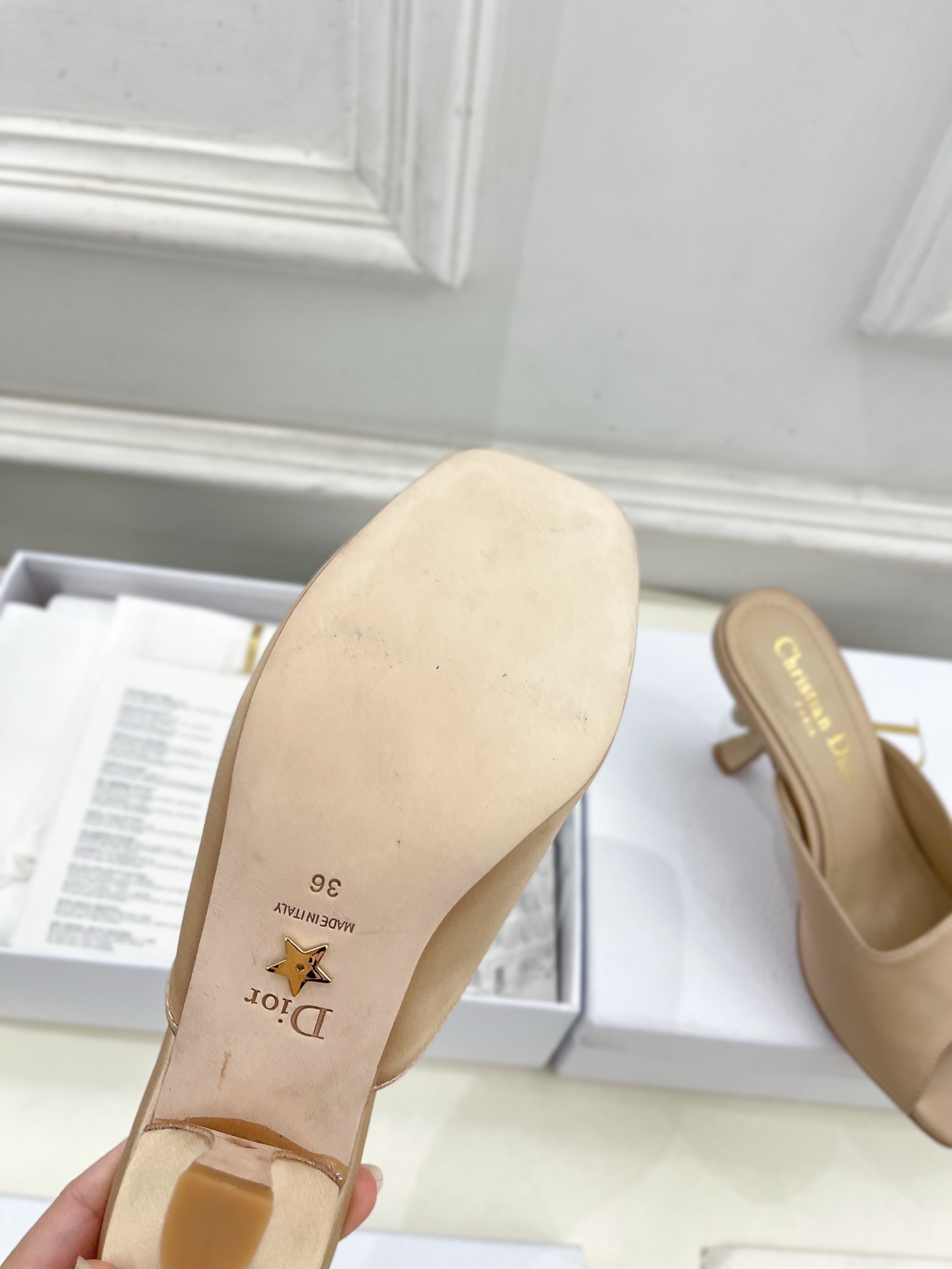 Dior |  迪奥 25 𝐬𝐬 

🧡💚2025春夏新品 顶级版本⚠️
专柜主打新款 Dior Tri