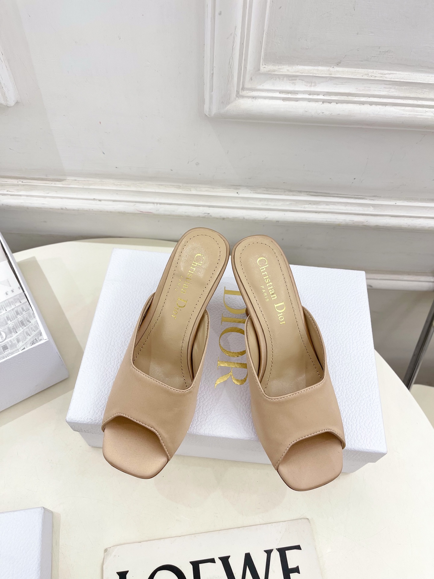Dior |  迪奥 25 𝐬𝐬 

🧡💚2025春夏新品 顶级版本⚠️
专柜主打新款 Dior Tri