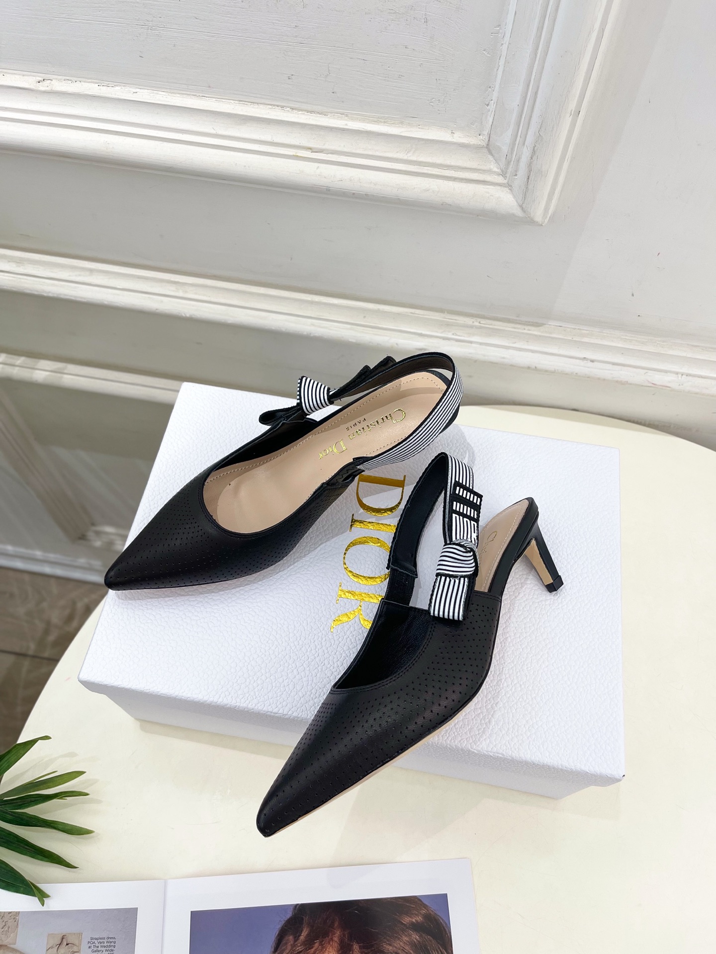 Dior |  迪奥  25𝐬𝐬 

🧡💚2025春夏新品 顶级版本⚠️
专柜主打新款Dior Touj