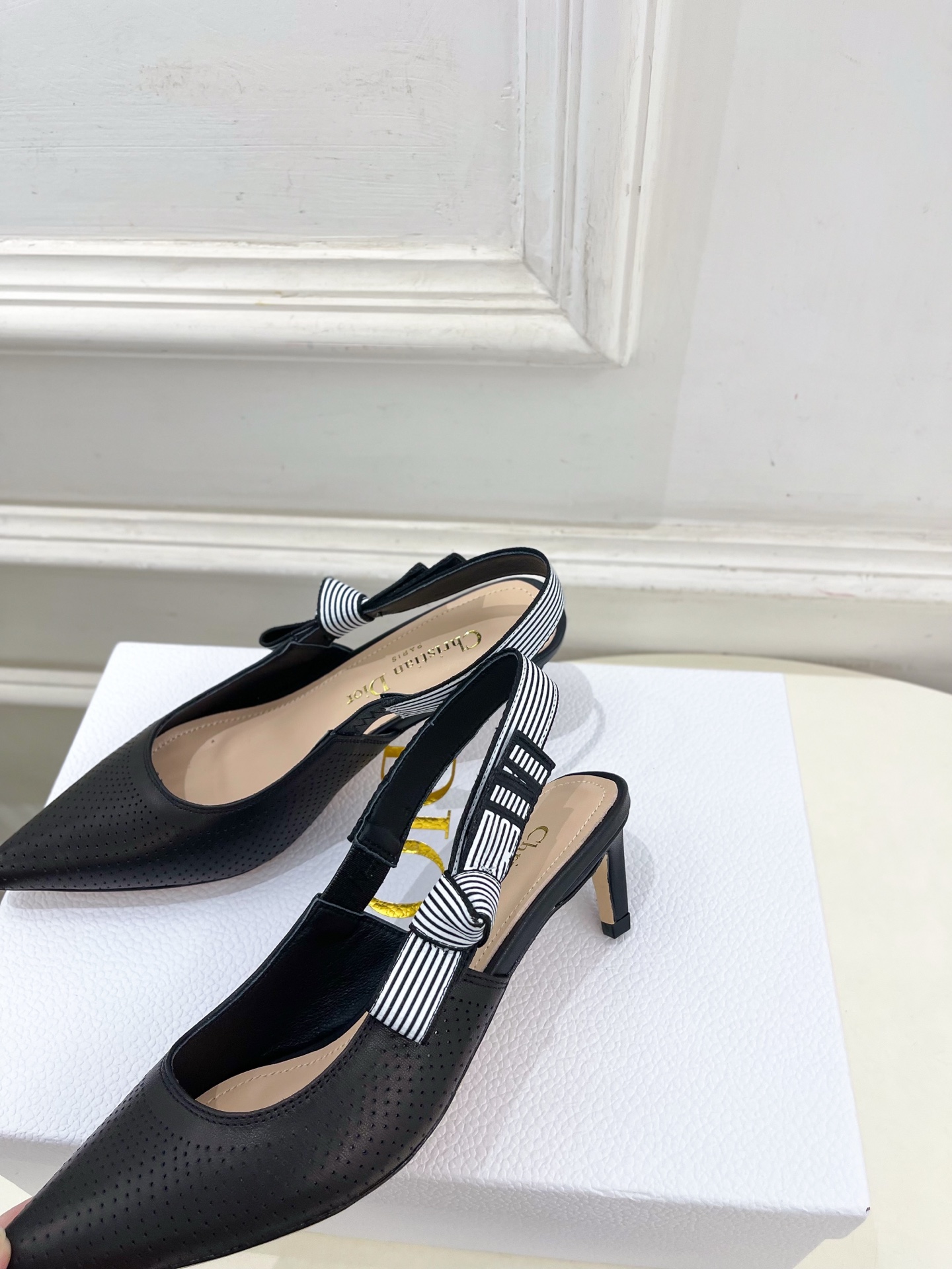 Dior |  迪奥  25𝐬𝐬 

🧡💚2025春夏新品 顶级版本⚠️
专柜主打新款Dior Touj