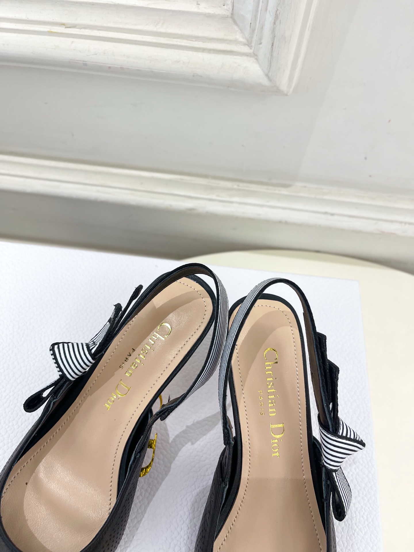 Dior |  迪奥  25𝐬𝐬 

🧡💚2025春夏新品 顶级版本⚠️
专柜主打新款Dior Touj