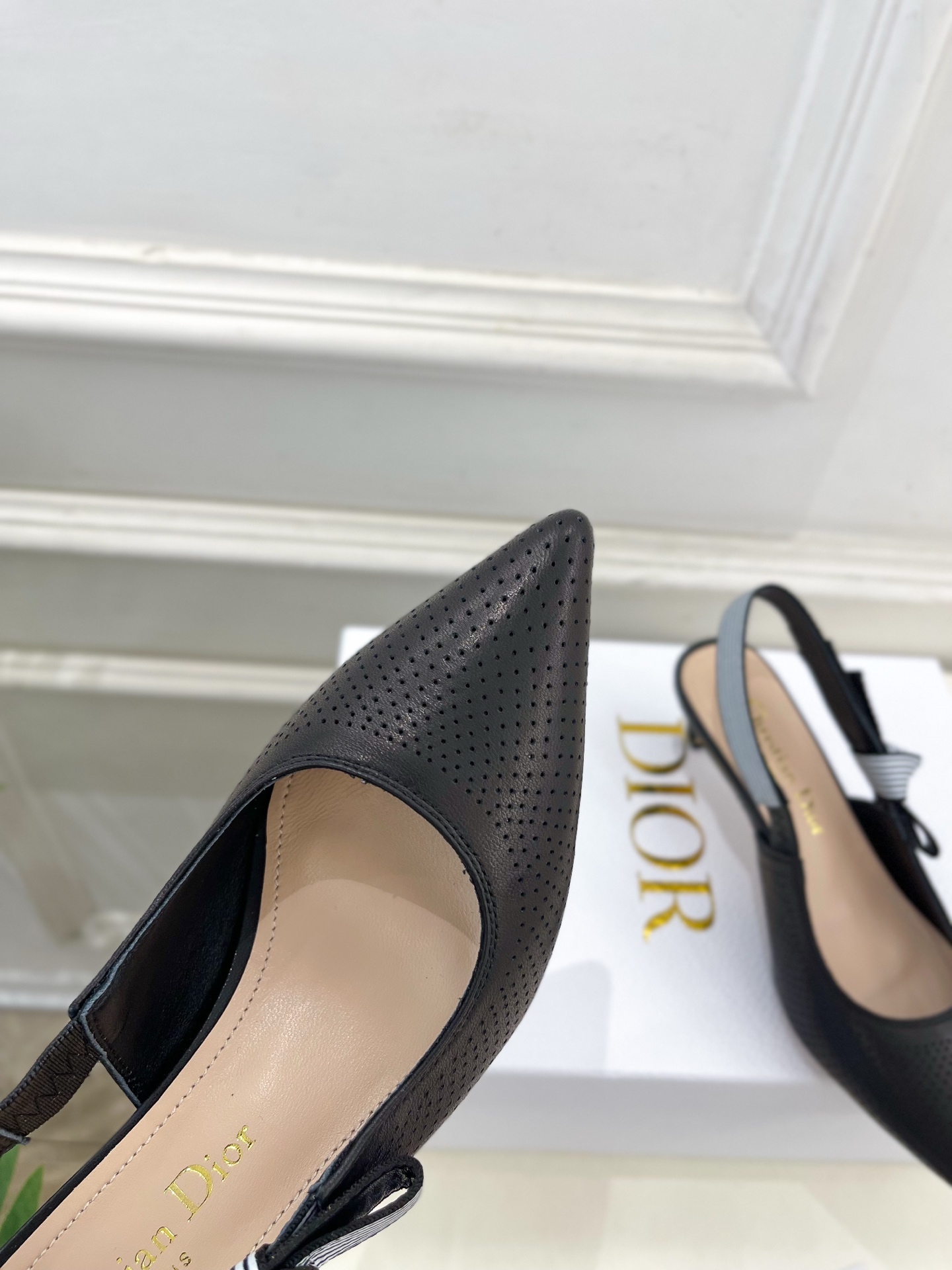 Dior |  迪奥  25𝐬𝐬 

🧡💚2025春夏新品 顶级版本⚠️
专柜主打新款Dior Touj