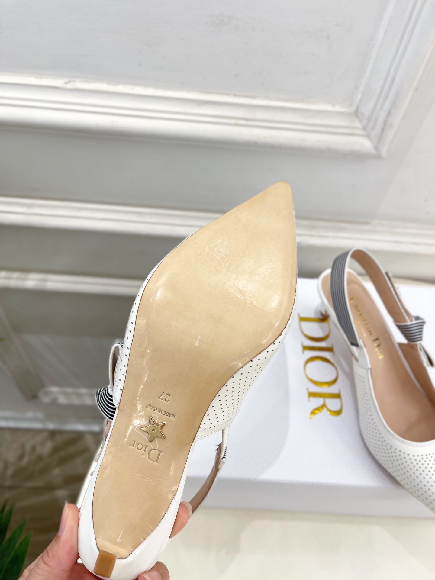 Dior |  迪奥  25𝐬𝐬 

🧡💚2025春夏新品 顶级版本⚠️
专柜主打新款Dior Touj
