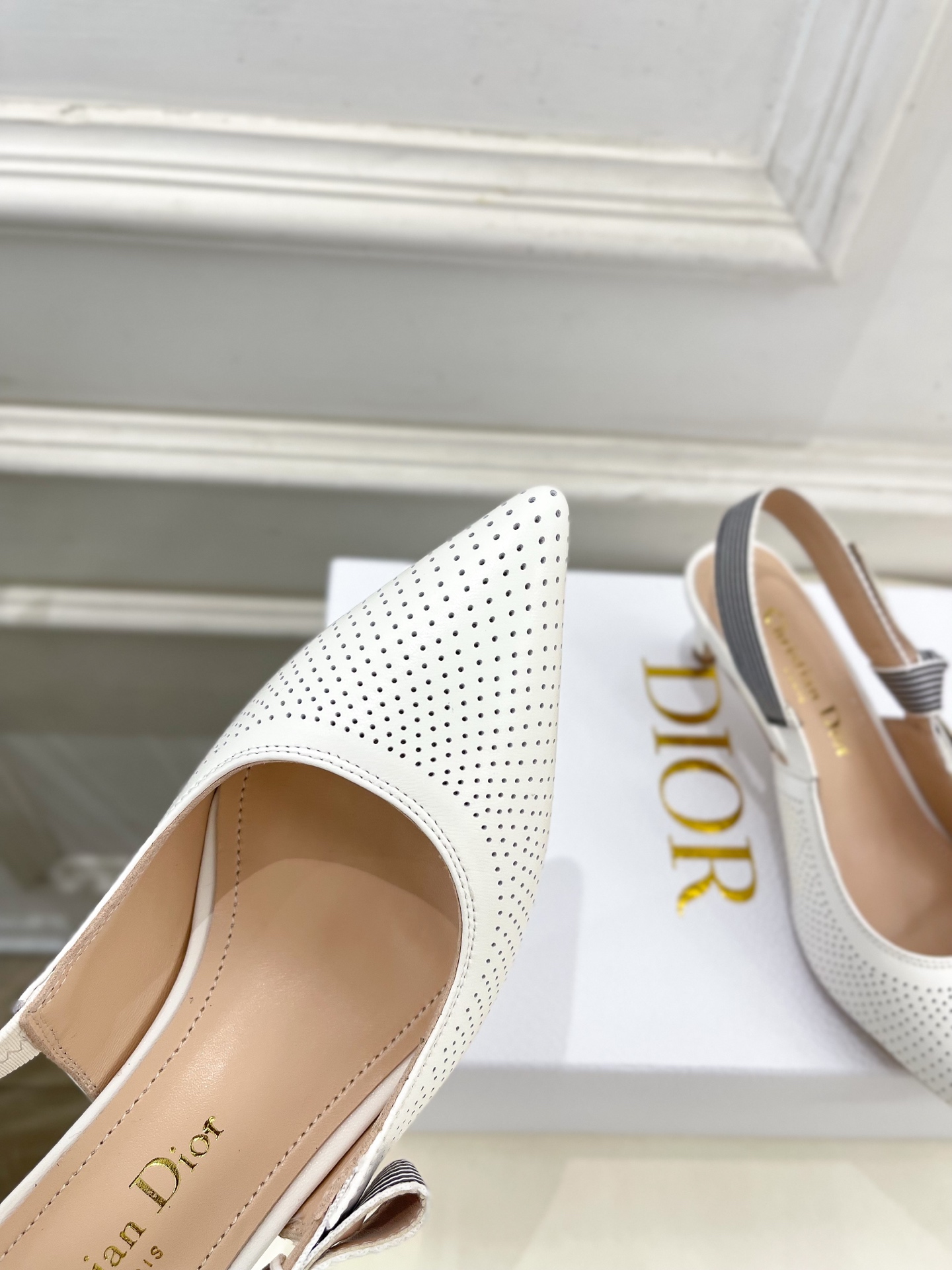 Dior |  迪奥  25𝐬𝐬 

🧡💚2025春夏新品 顶级版本⚠️
专柜主打新款Dior Touj