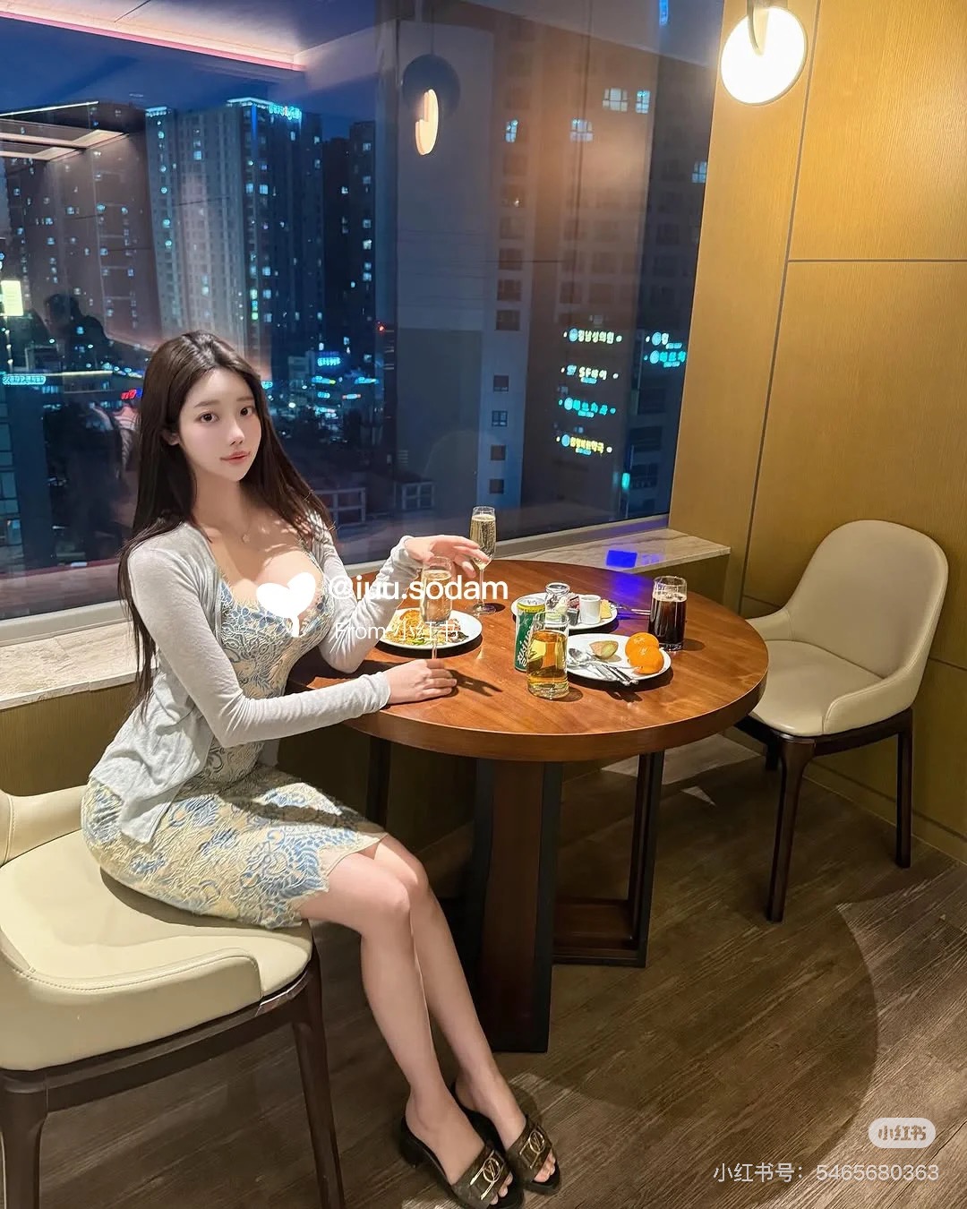 NO:411383,My foot matching demonstration, slippers, slippers19860909我脚搭配示范,拖鞋,slippers,Women's Shoes