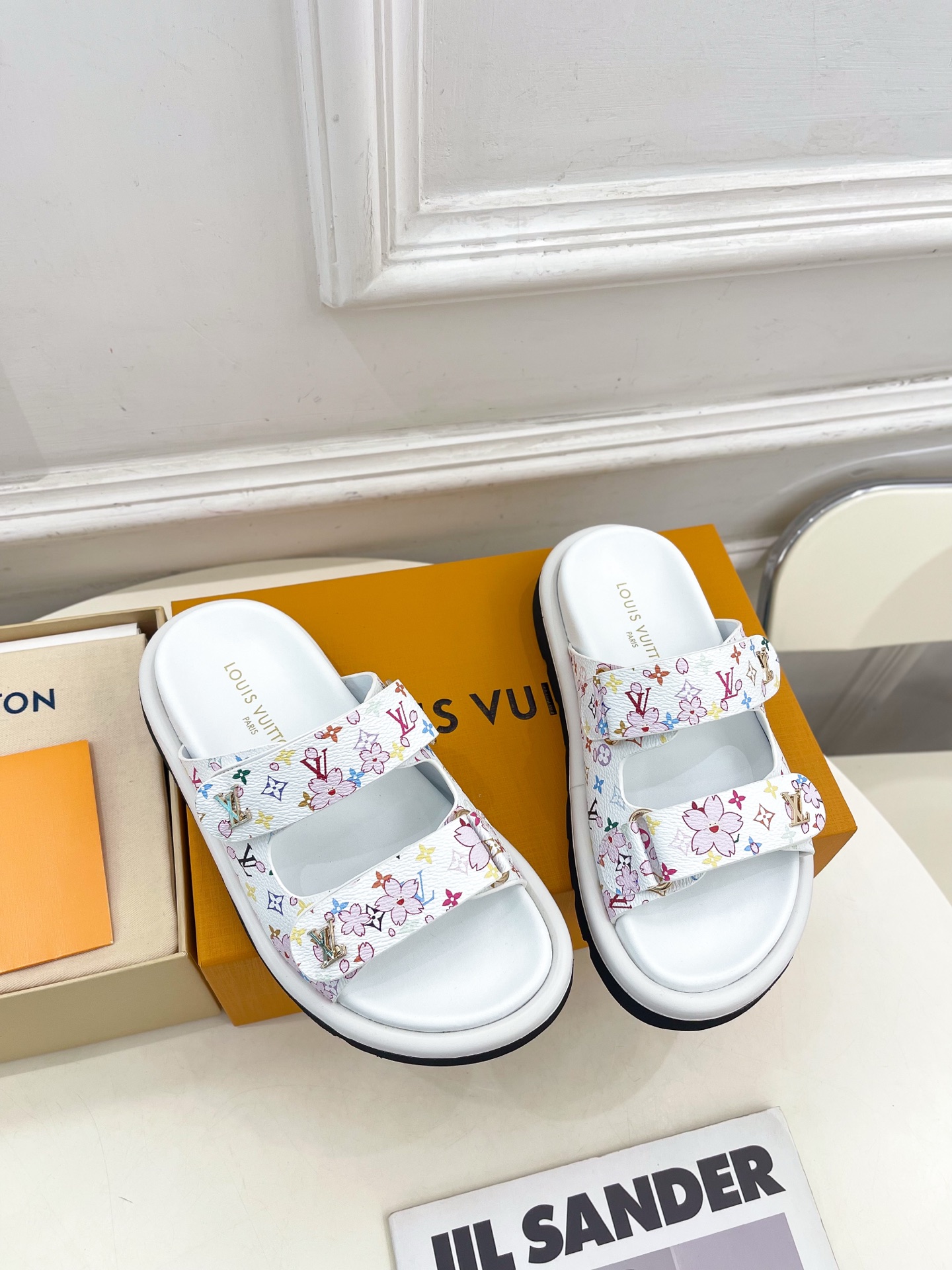 LV  | 路易威登   25𝐬𝐬 

🧡💚2025春夏新品   顶级版本⚠️
专柜主打经典双扣带老花休
