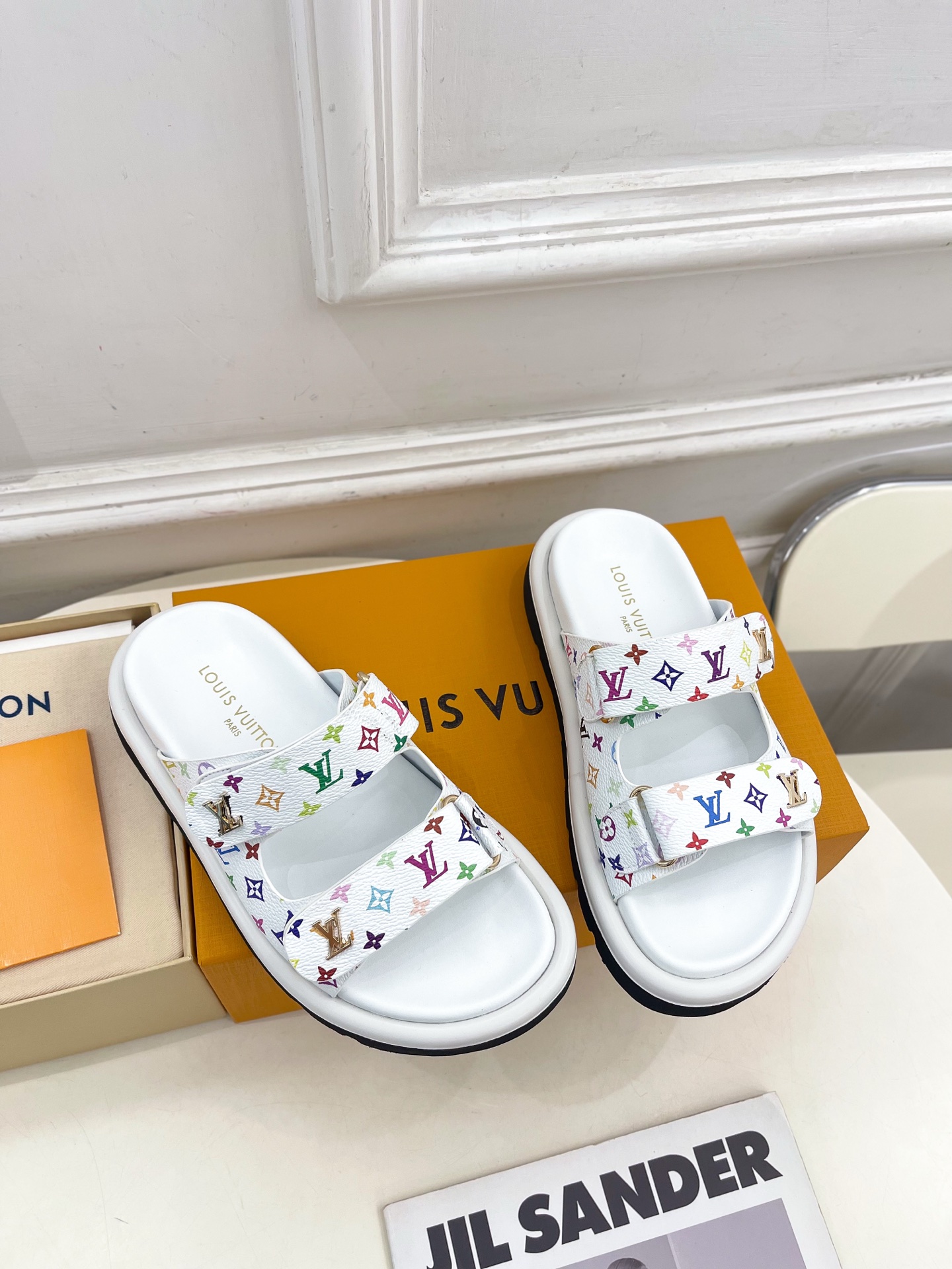 LV  | 路易威登   25𝐬𝐬 

🧡💚2025春夏新品   顶级版本⚠️
专柜主打经典双扣带老花休