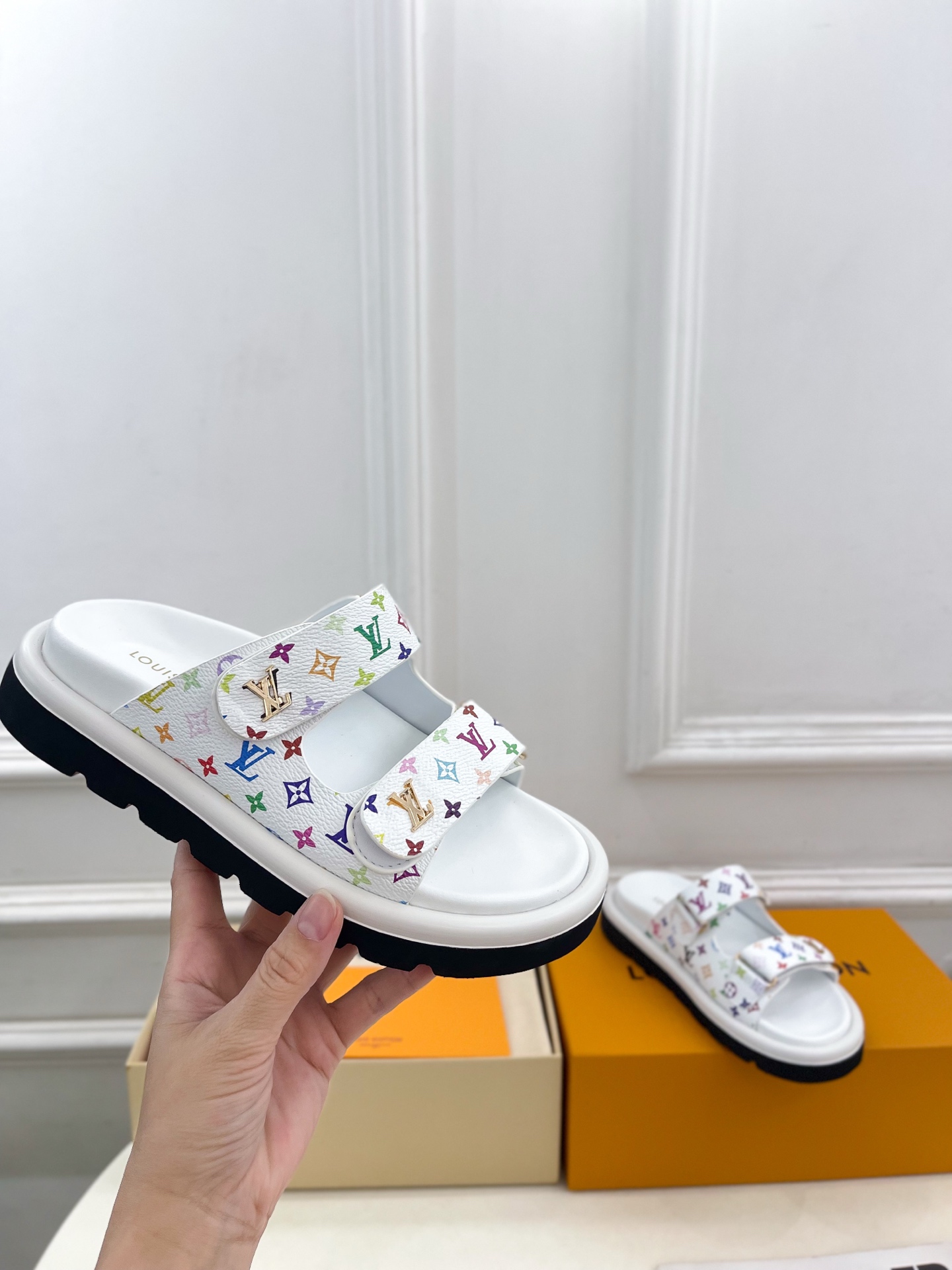 LV  | 路易威登   25𝐬𝐬 

🧡💚2025春夏新品   顶级版本⚠️
专柜主打经典双扣带老花休
