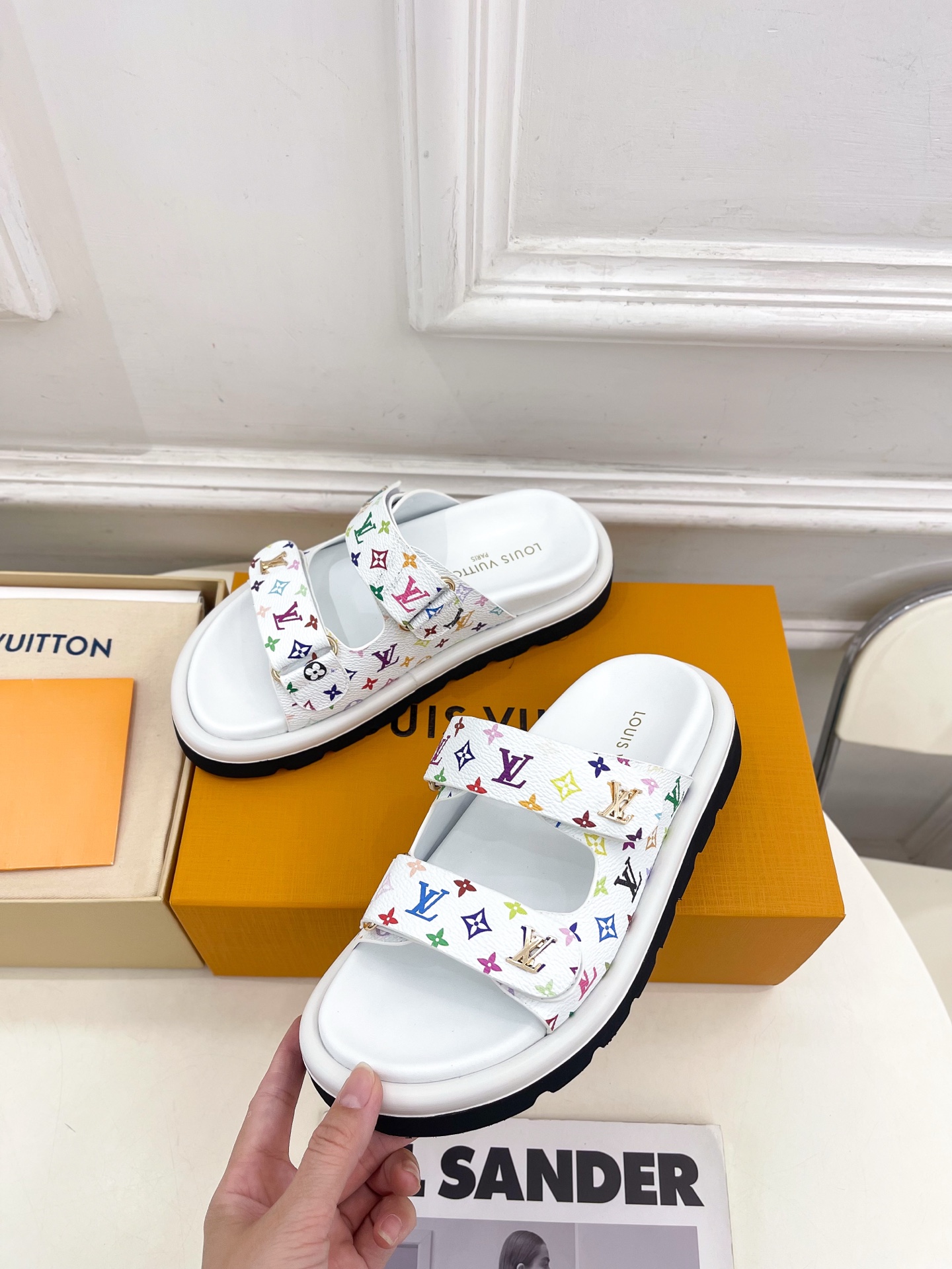 LV  | 路易威登   25𝐬𝐬 

🧡💚2025春夏新品   顶级版本⚠️
专柜主打经典双扣带老花休