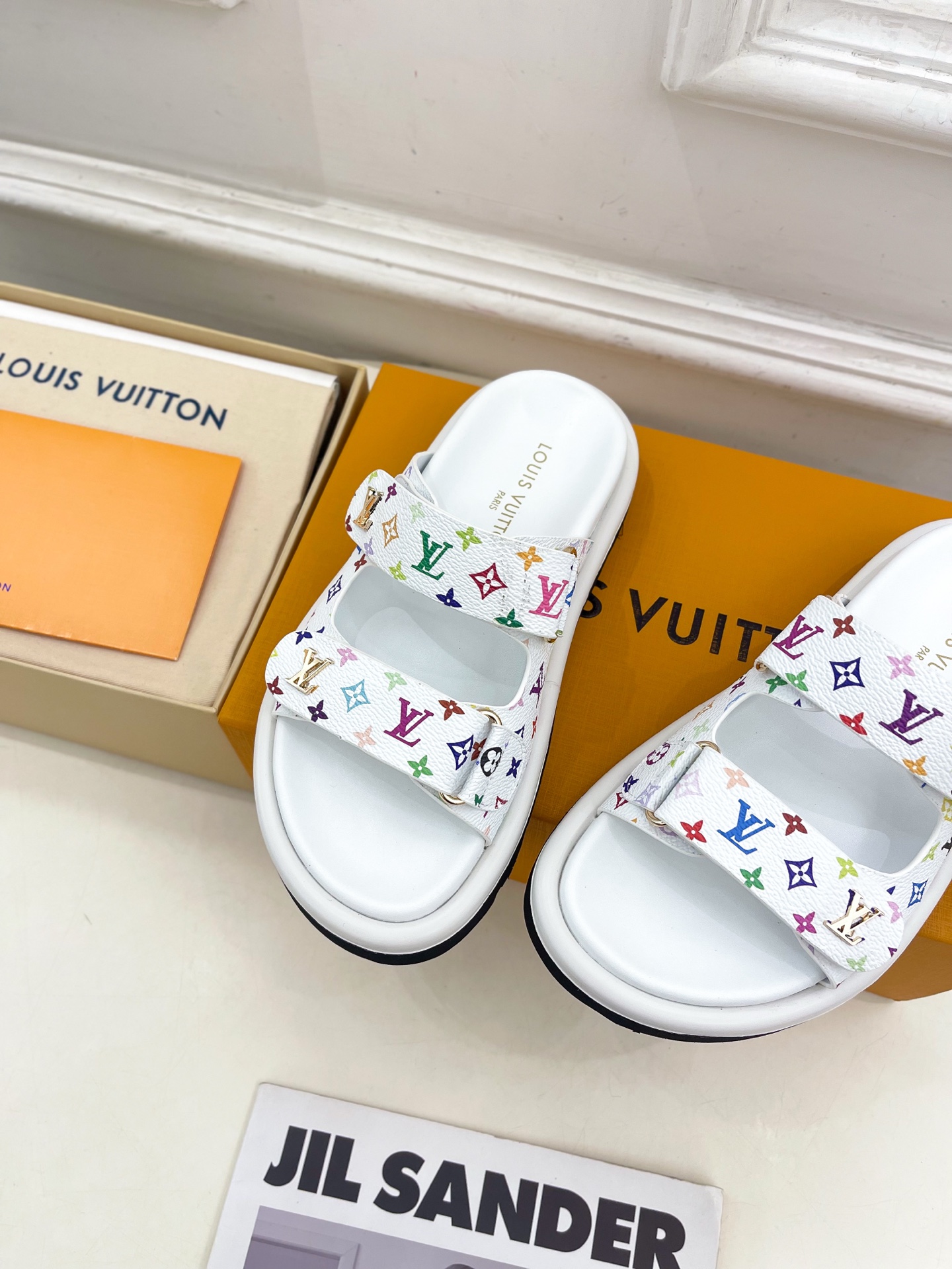 LV  | 路易威登   25𝐬𝐬 

🧡💚2025春夏新品   顶级版本⚠️
专柜主打经典双扣带老花休