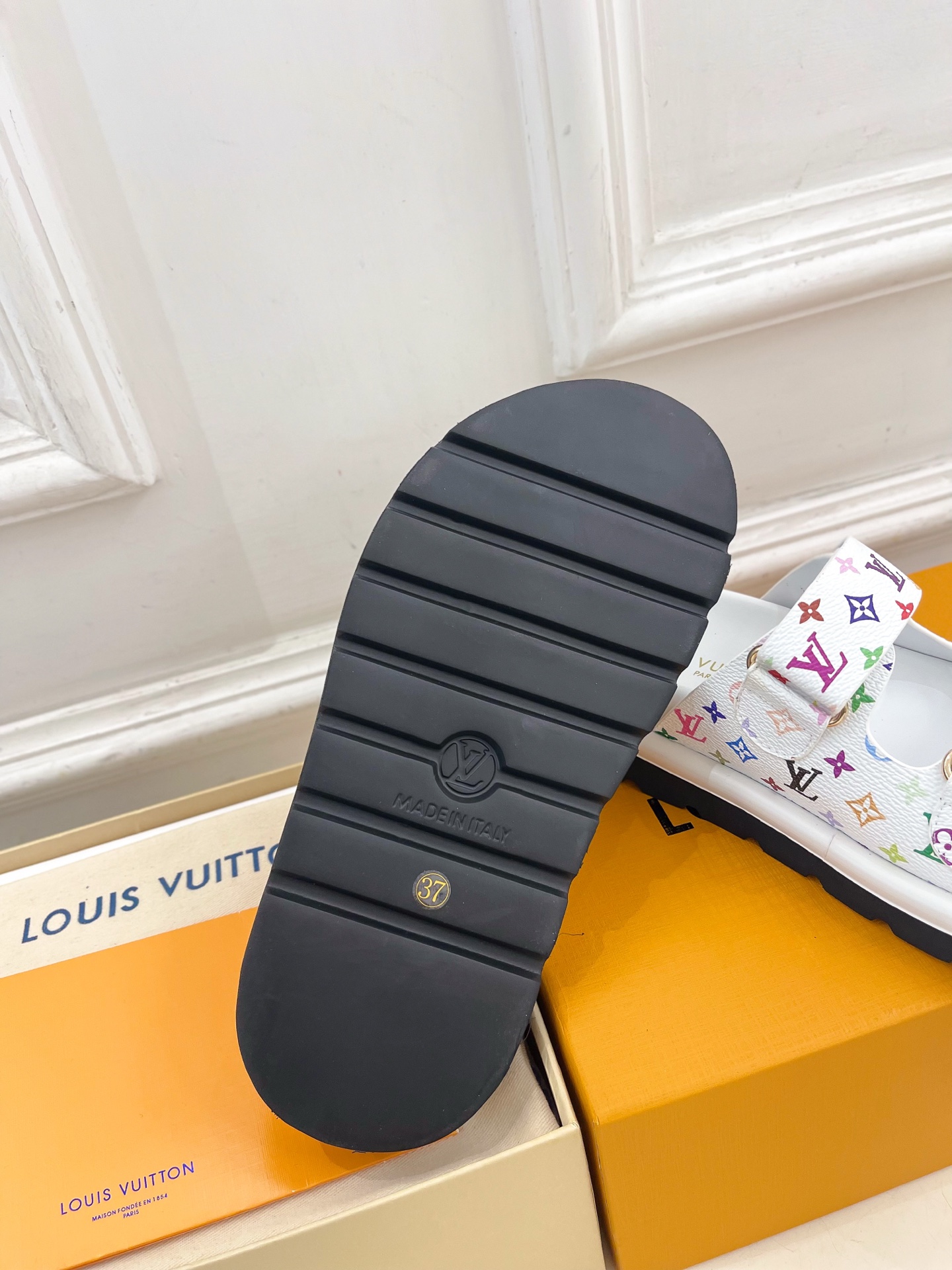 LV  | 路易威登   25𝐬𝐬 

🧡💚2025春夏新品   顶级版本⚠️
专柜主打经典双扣带老花休