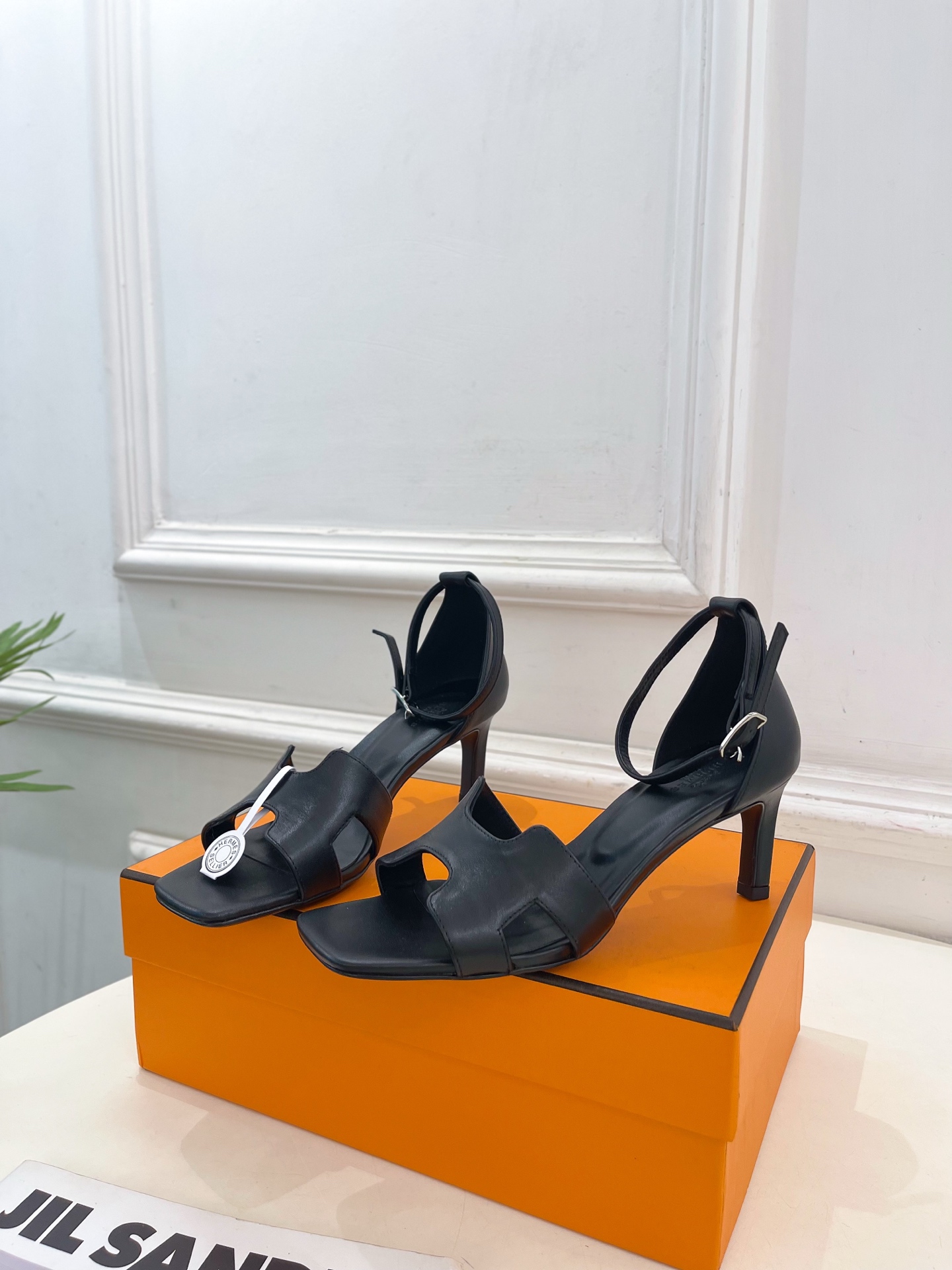 🐎𝐇𝐄𝐑𝐌𝐄* 爱玛仕 25𝐬𝐬 

🌈2025春夏新品 专柜新款 Joy 70高跟凉鞋系列〰

◽鞋面