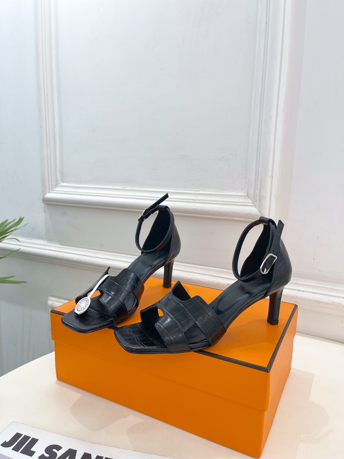 🐎𝐇𝐄𝐑𝐌𝐄* 爱玛仕 25𝐬𝐬 

🌈2025春夏新品 专柜新款 Joy 70高跟凉鞋系列〰

◽鞋面