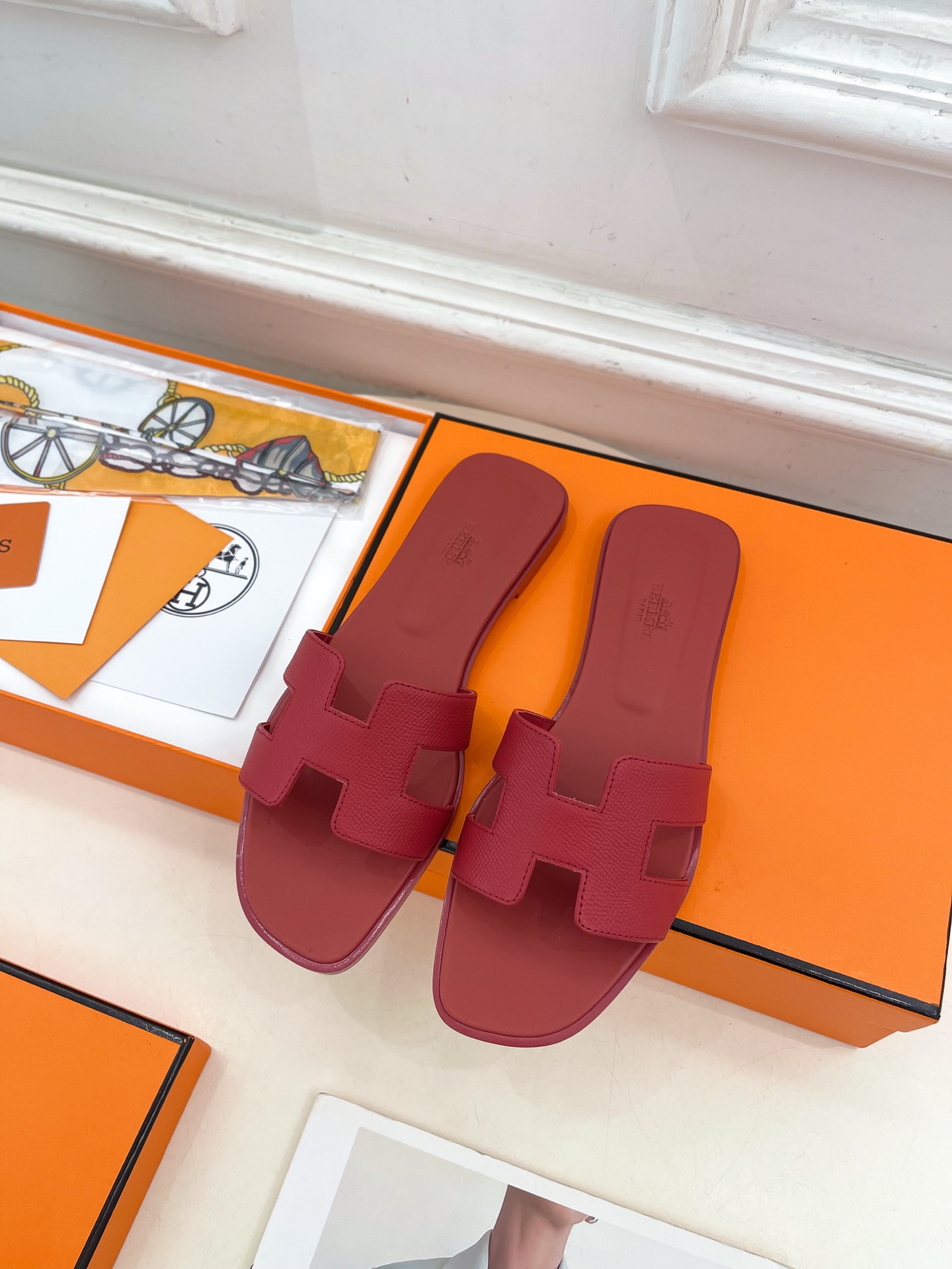 🐎𝐇𝐄𝐑𝐌𝐄* 爱玛仕 25𝐬𝐬 

🌈2025春夏新品 专柜新款 经典H型Oran平底拖鞋系列〰

◽