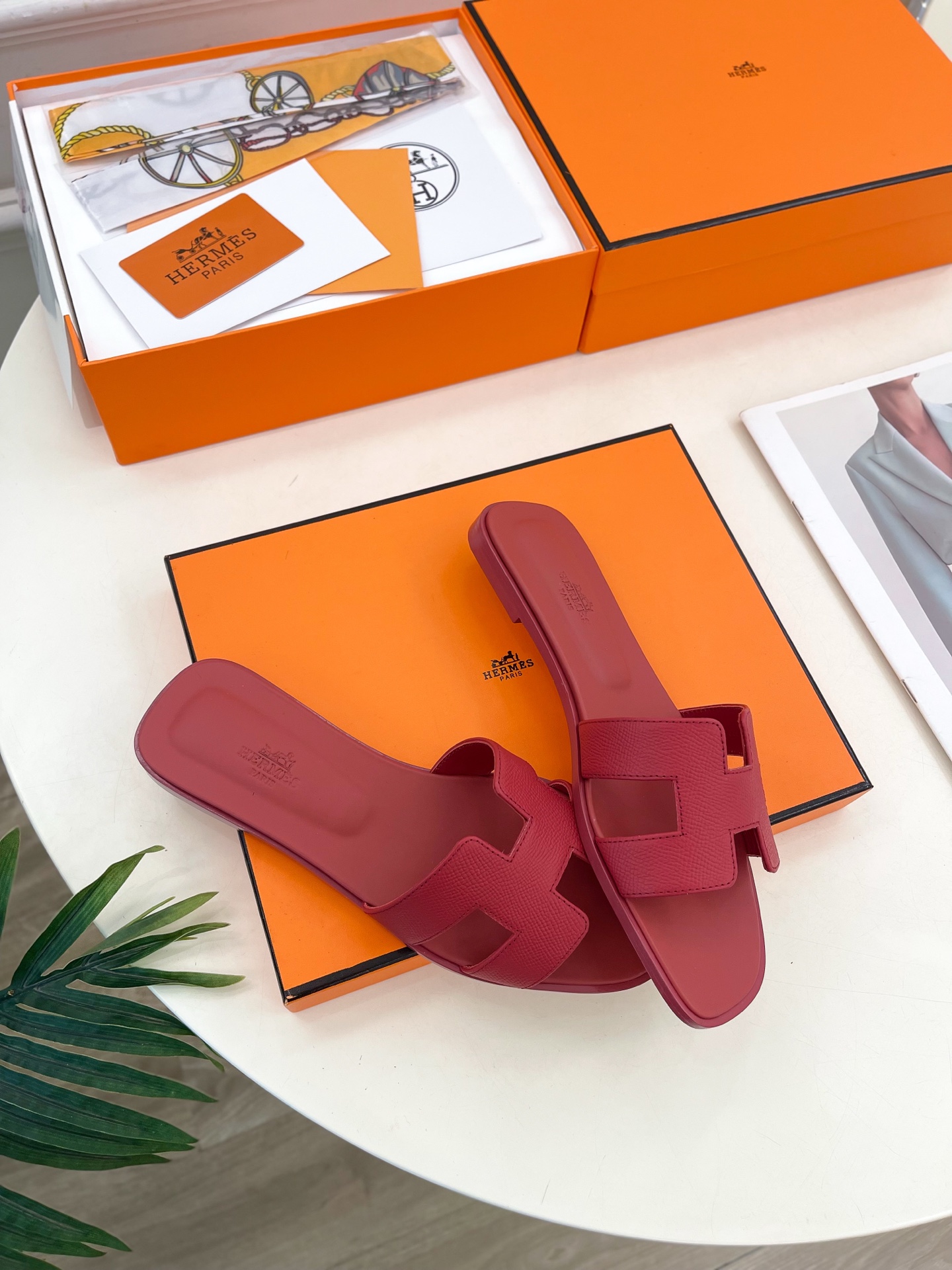 🐎𝐇𝐄𝐑𝐌𝐄* 爱玛仕 25𝐬𝐬 

🌈2025春夏新品 专柜新款 经典H型Oran平底拖鞋系列〰

◽